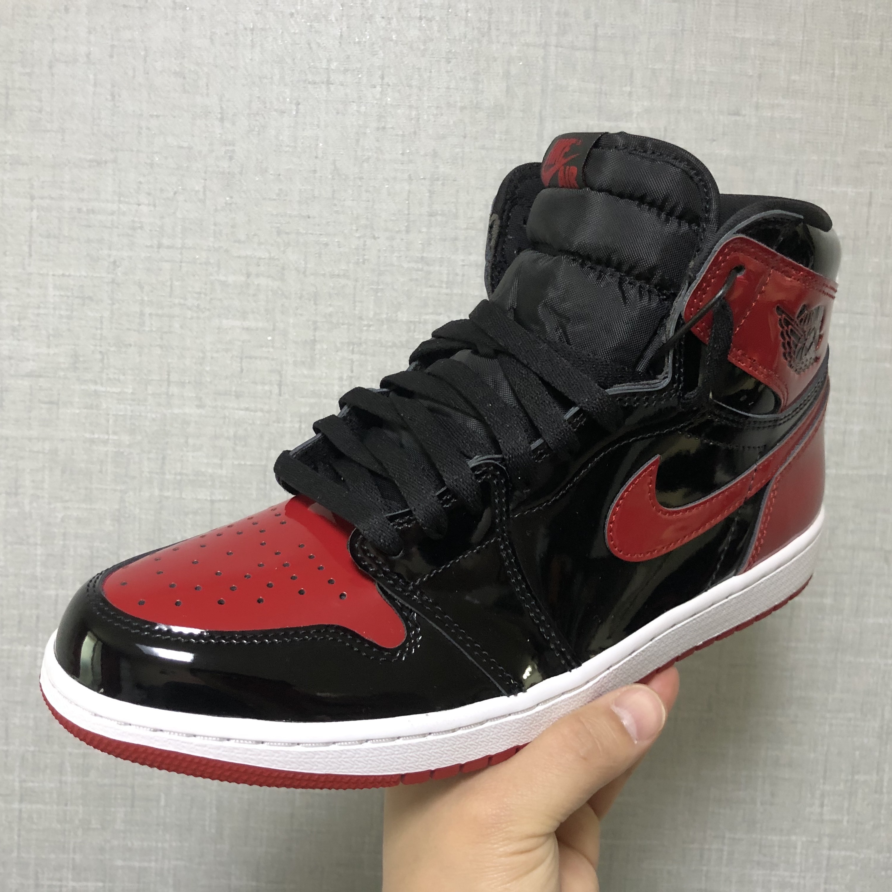 Jordan 1 Retro High OG Patent Bred 착용 스타일