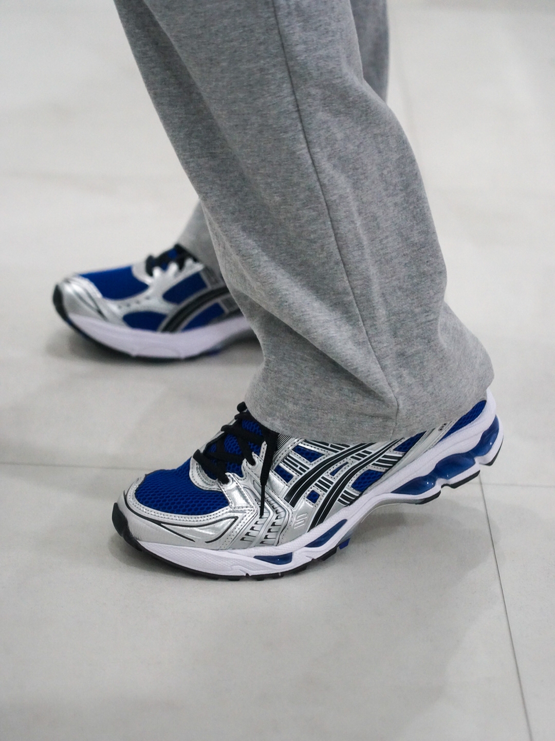 Asics Gel-Kayano 14 Monaco Blue Black 착용 스타일 - 2