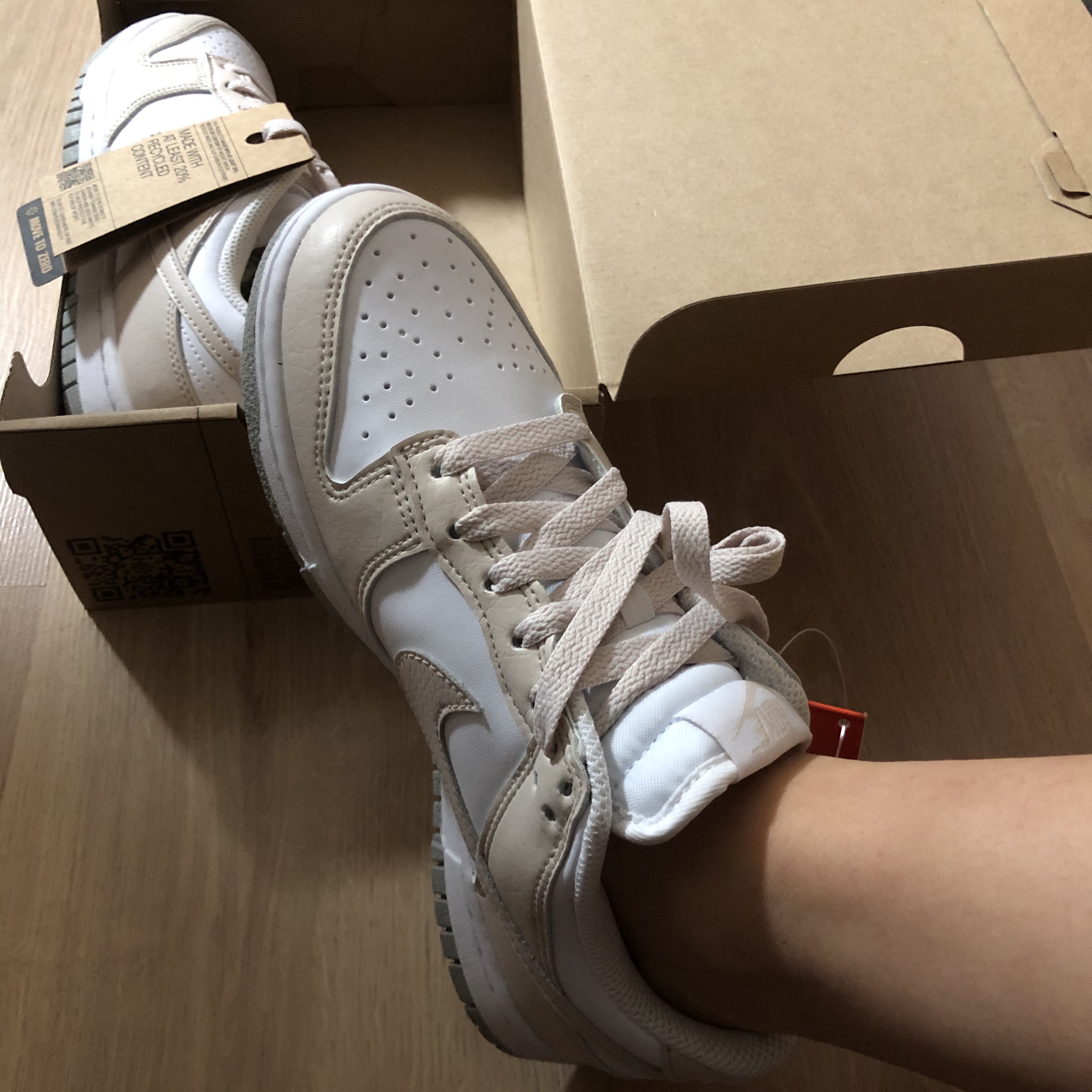 (W) Nike Dunk Low Next Nature Light Orewood Brown 착용 스타일