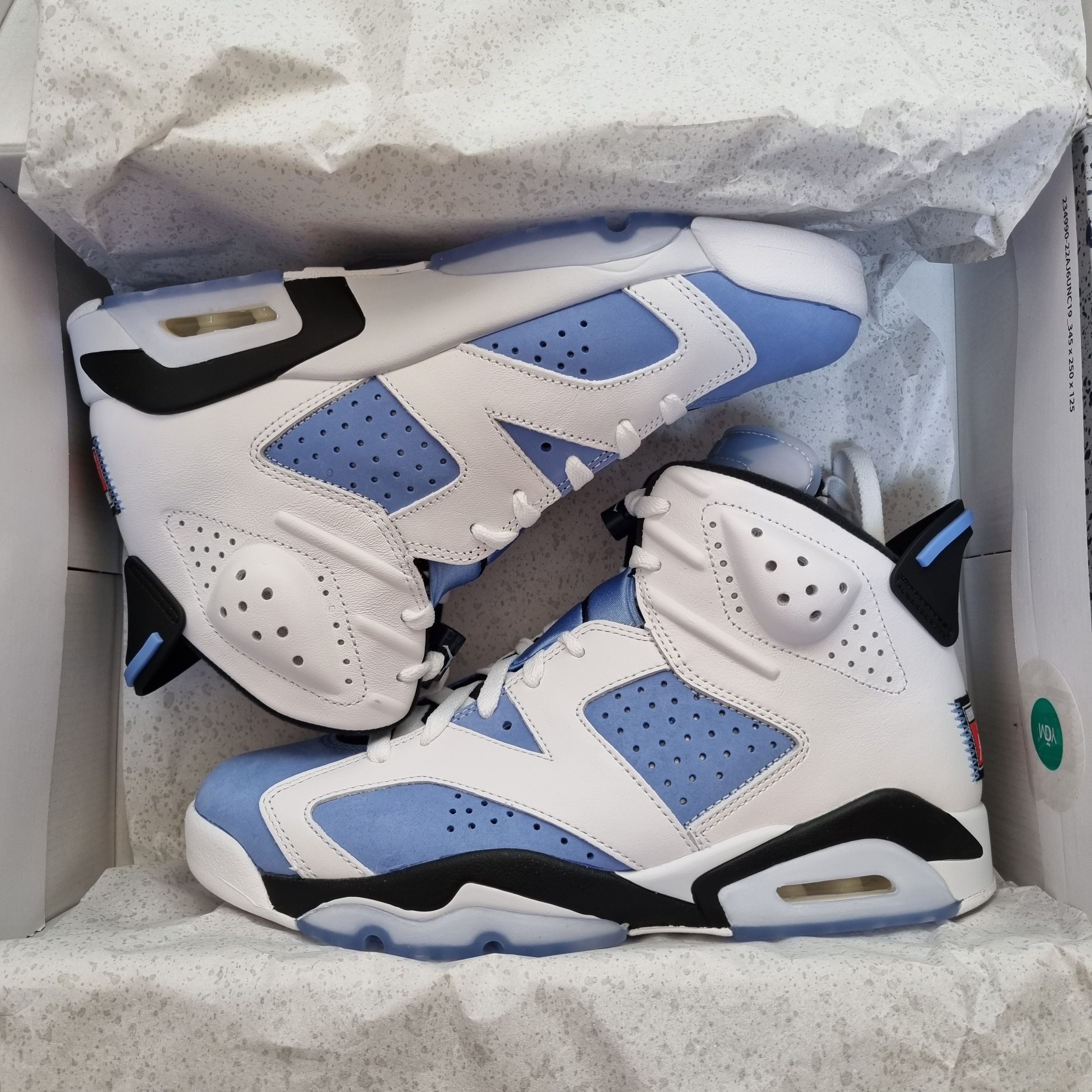 Jordan 6 Retro University Blue 착용 스타일 - 4