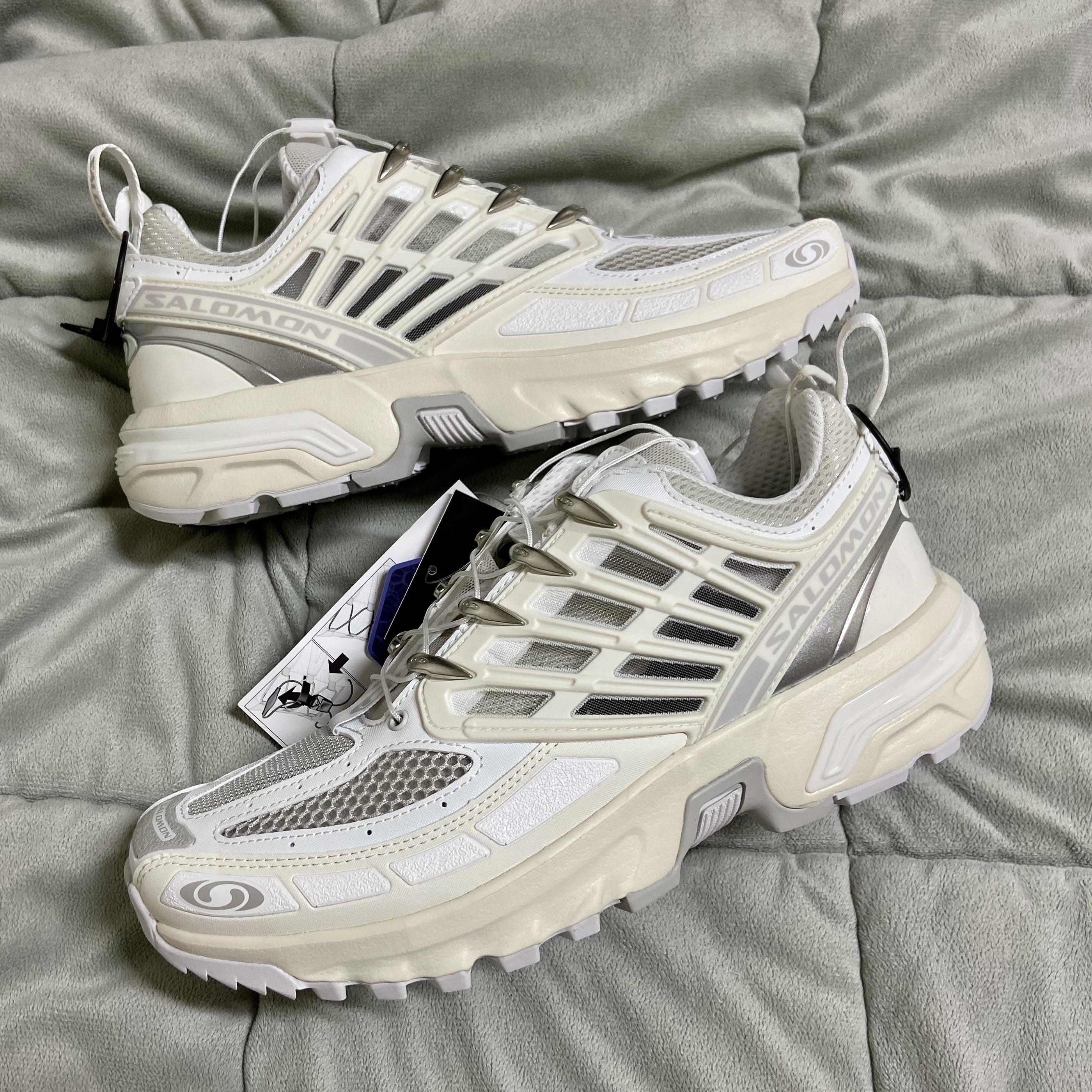 Salomon ACS Pro ADV Vanilla Lunar Rock, Salomon ACS Pro ADV Metal Frost Grey 착용 스타일 - 1