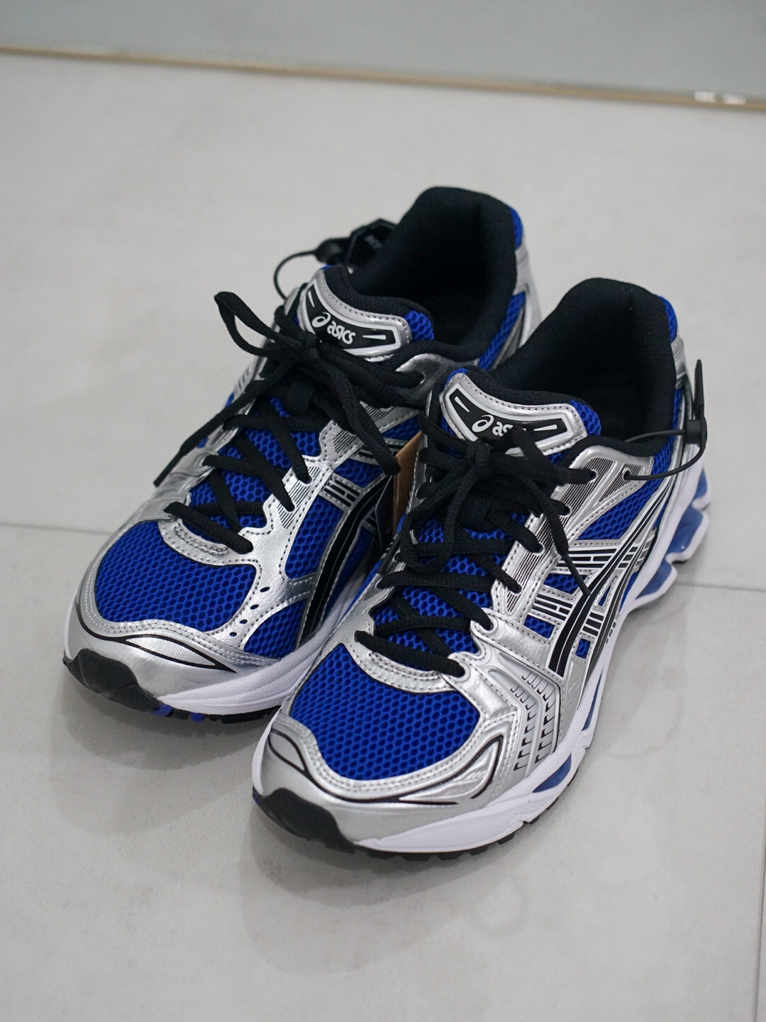 Asics Gel-Kayano 14 Monaco Blue Black 착용 스타일