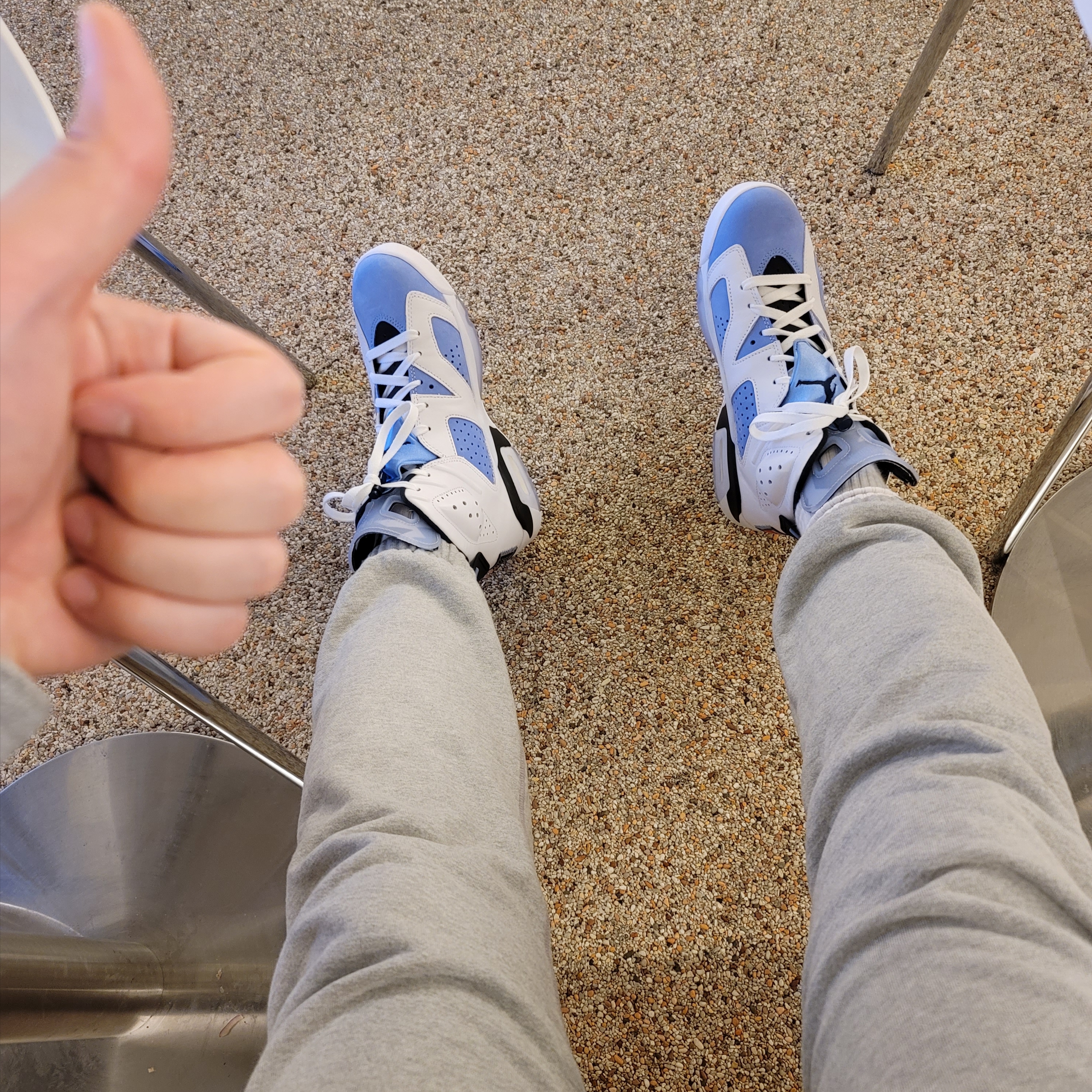 Jordan 6 Retro University Blue 착용 스타일