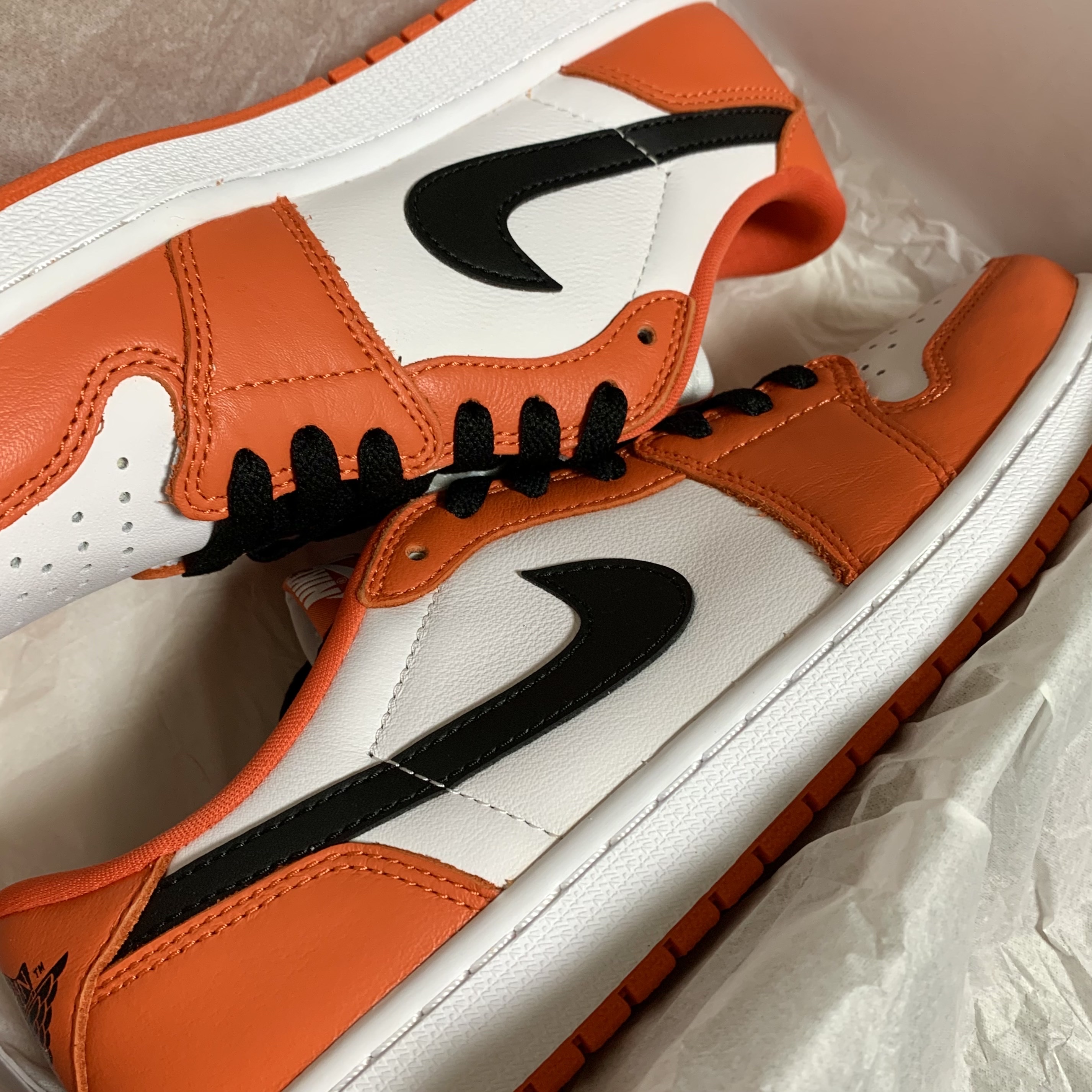 Jordan 1 Low OG Starfish, (W) Jordan 1 Low OG Starfish 착용 스타일