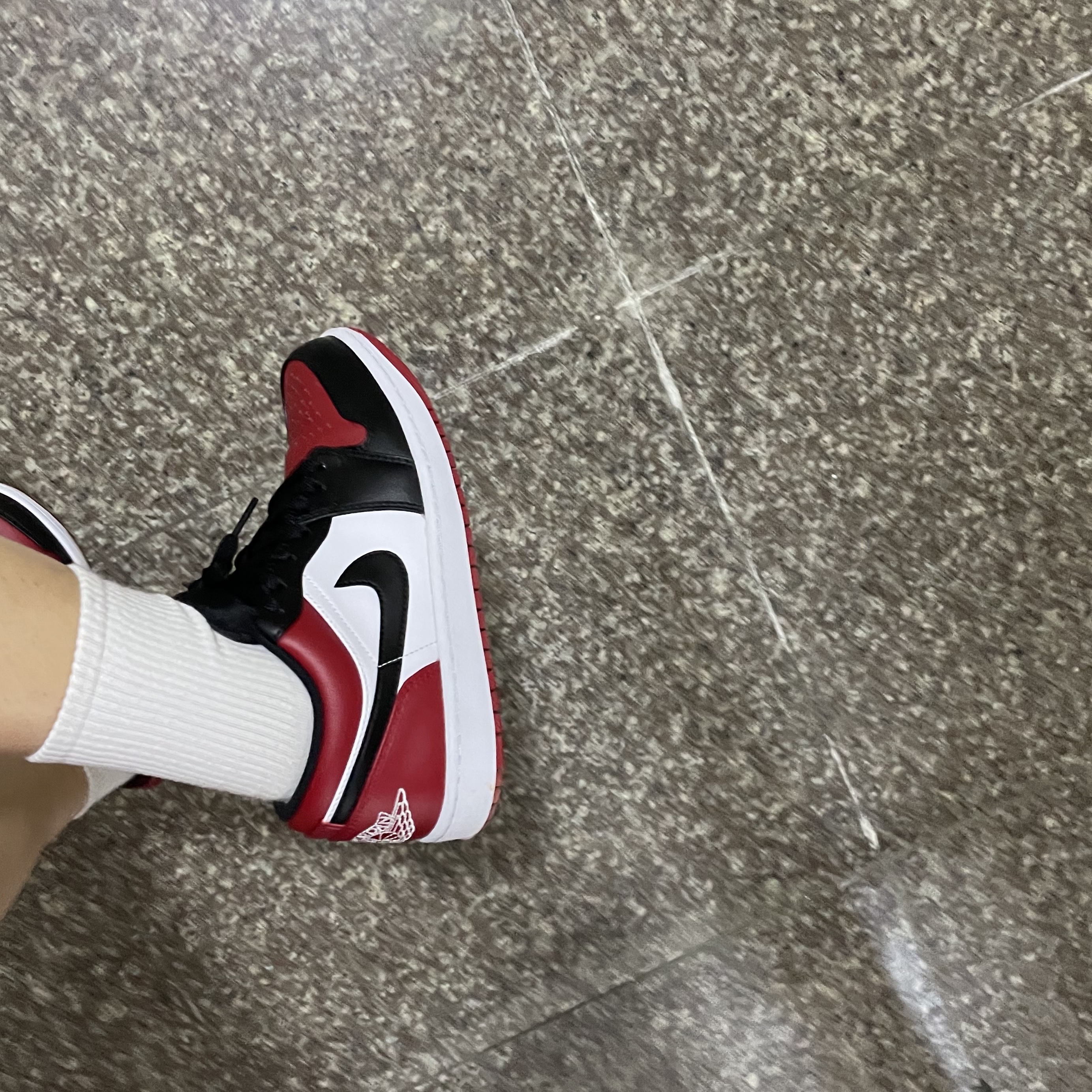 Jordan 1 Low Bred Toe 착용 스타일