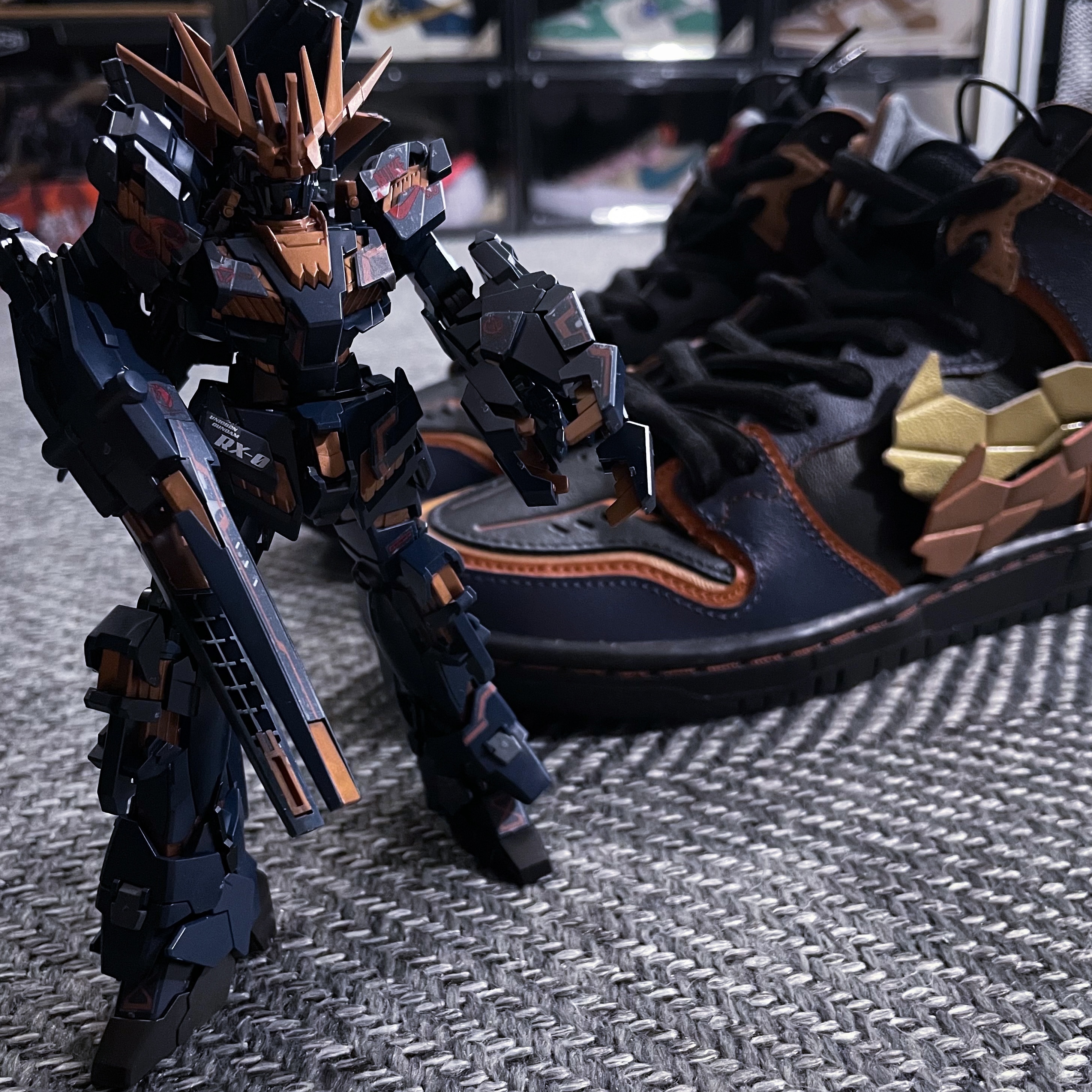Bandai x Nike SB HG Unicorn Gundam & HG Unicorn 02 Banshee Set (Destroy Mode), Nike x Gundam SB Dunk High Pro QS Unicorn RX-0 착용 스타일 - 3