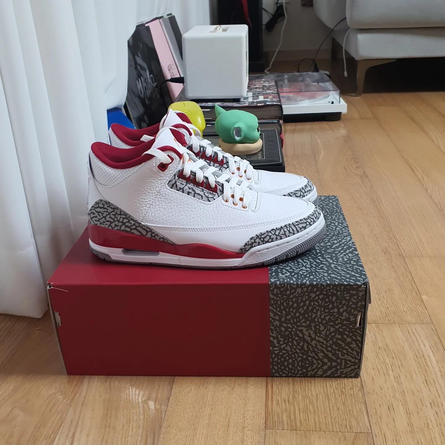 Jordan 3 Retro Cardinal Red 착용 스타일 - 2