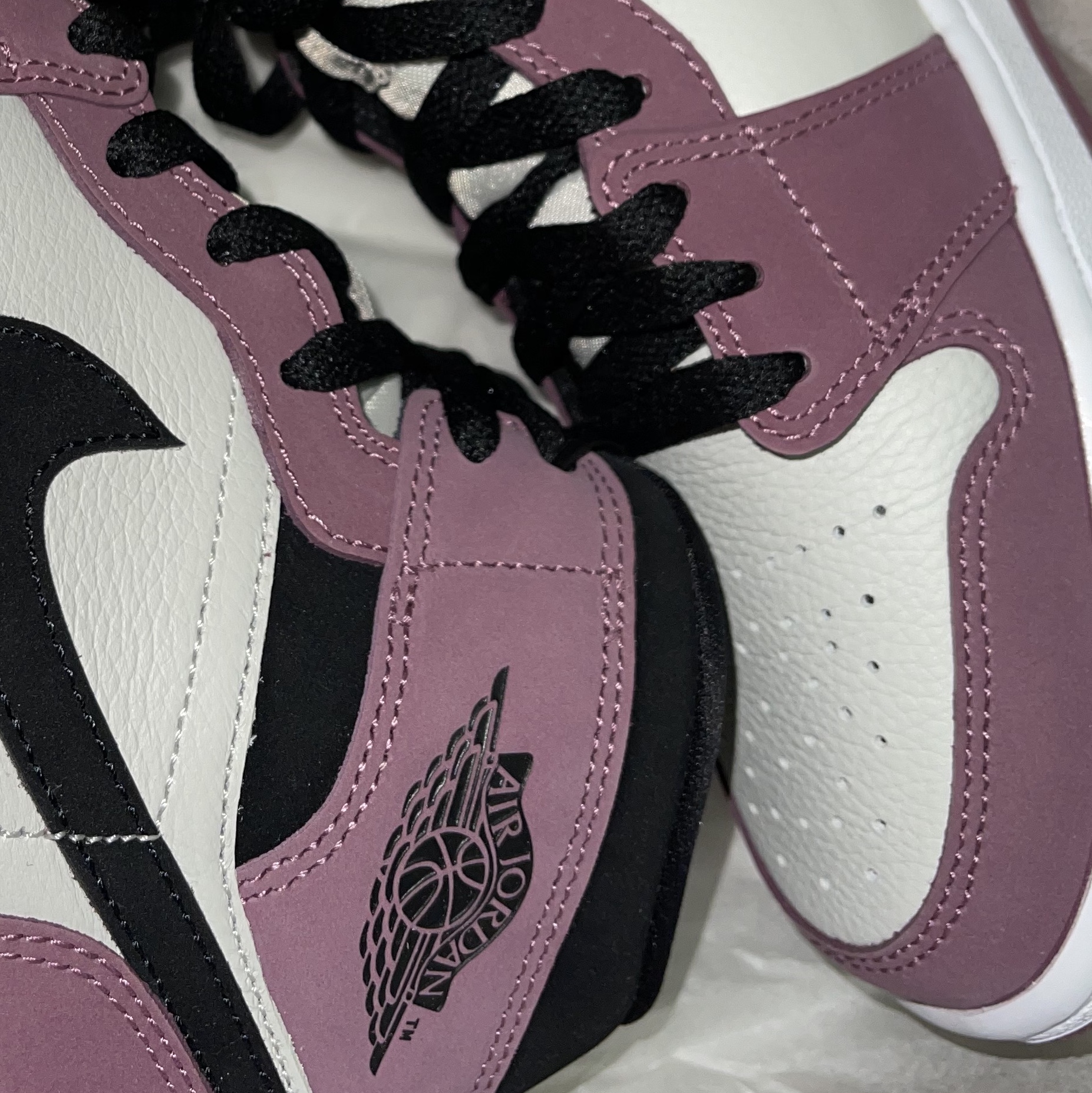 (W) Jordan 1 Mid SE Light Mulberry 착용 스타일 - 3