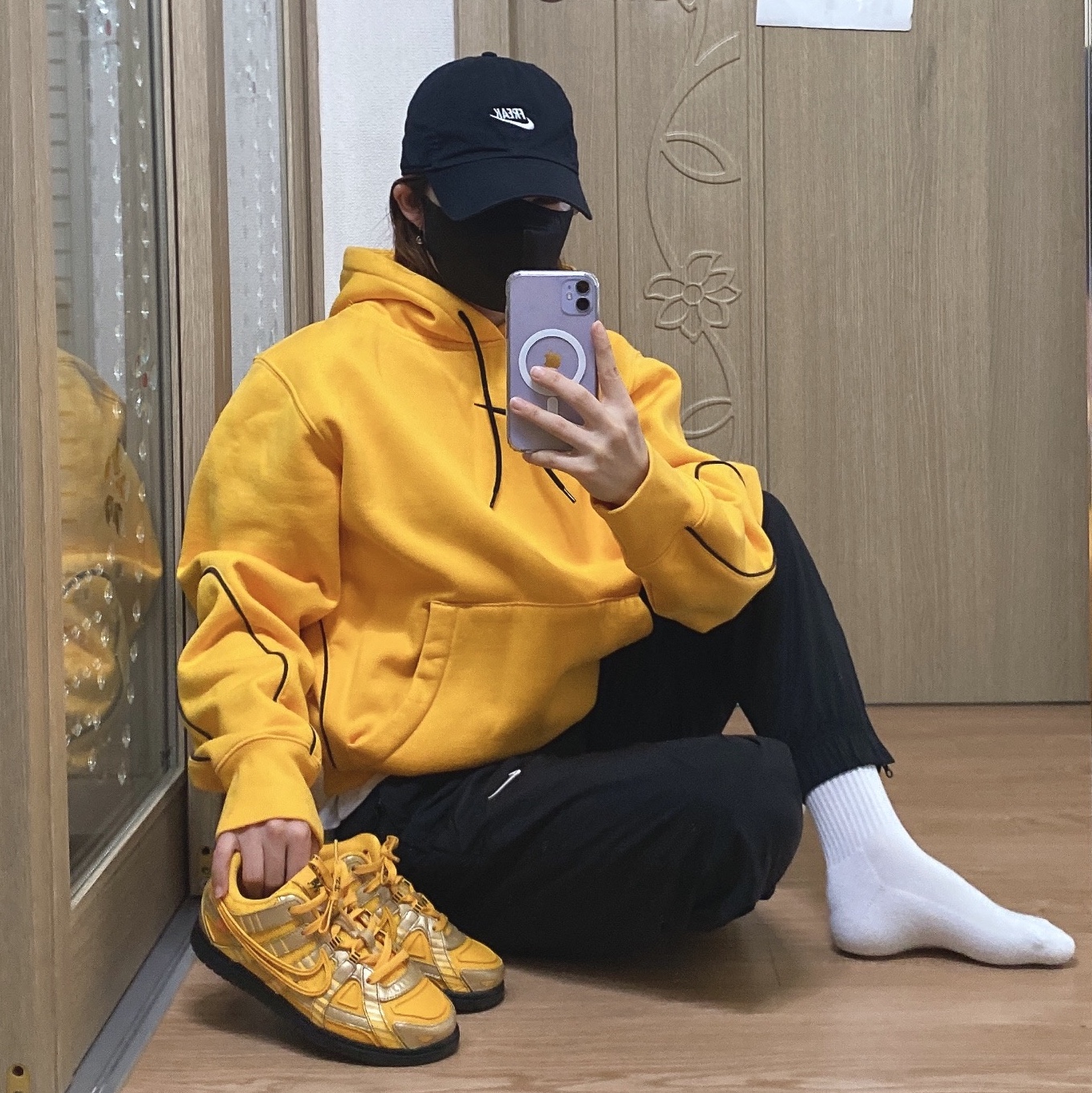Nike x Drake Nocta Essential Hoodie University Gold - Asia, (W) Nike NRG Solo Swoosh Track Pants Black - Asia 착용 스타일