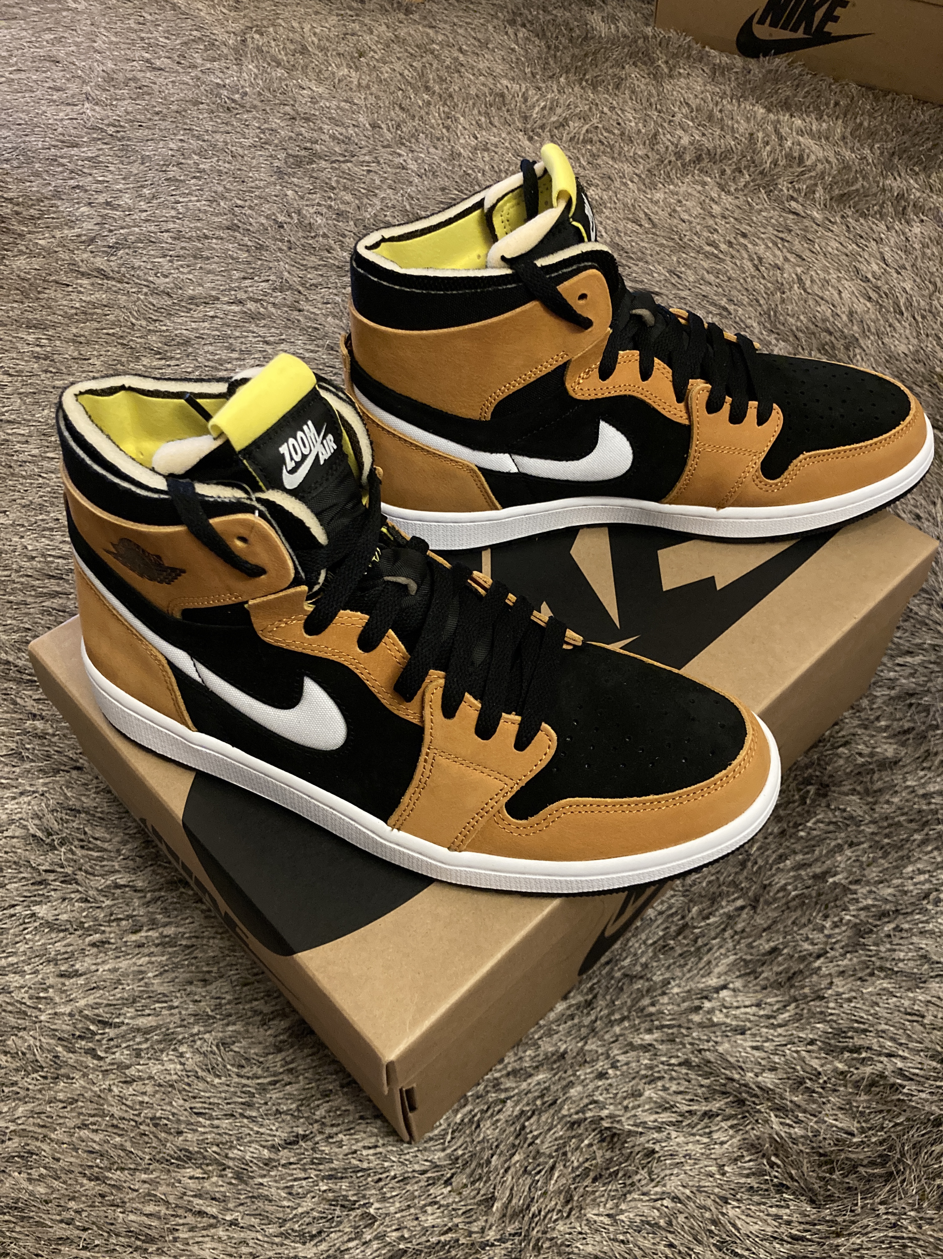 Jordan 1 Zoom Air CMFT Monarch Orange 착용 스타일 - 1