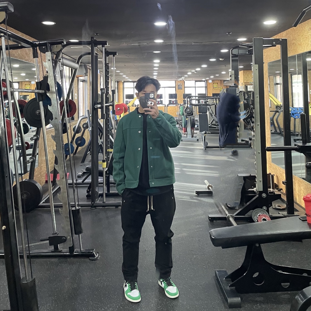 (W) Jordan 1 Retro High OG Lucky Green 착용 스타일 - 1