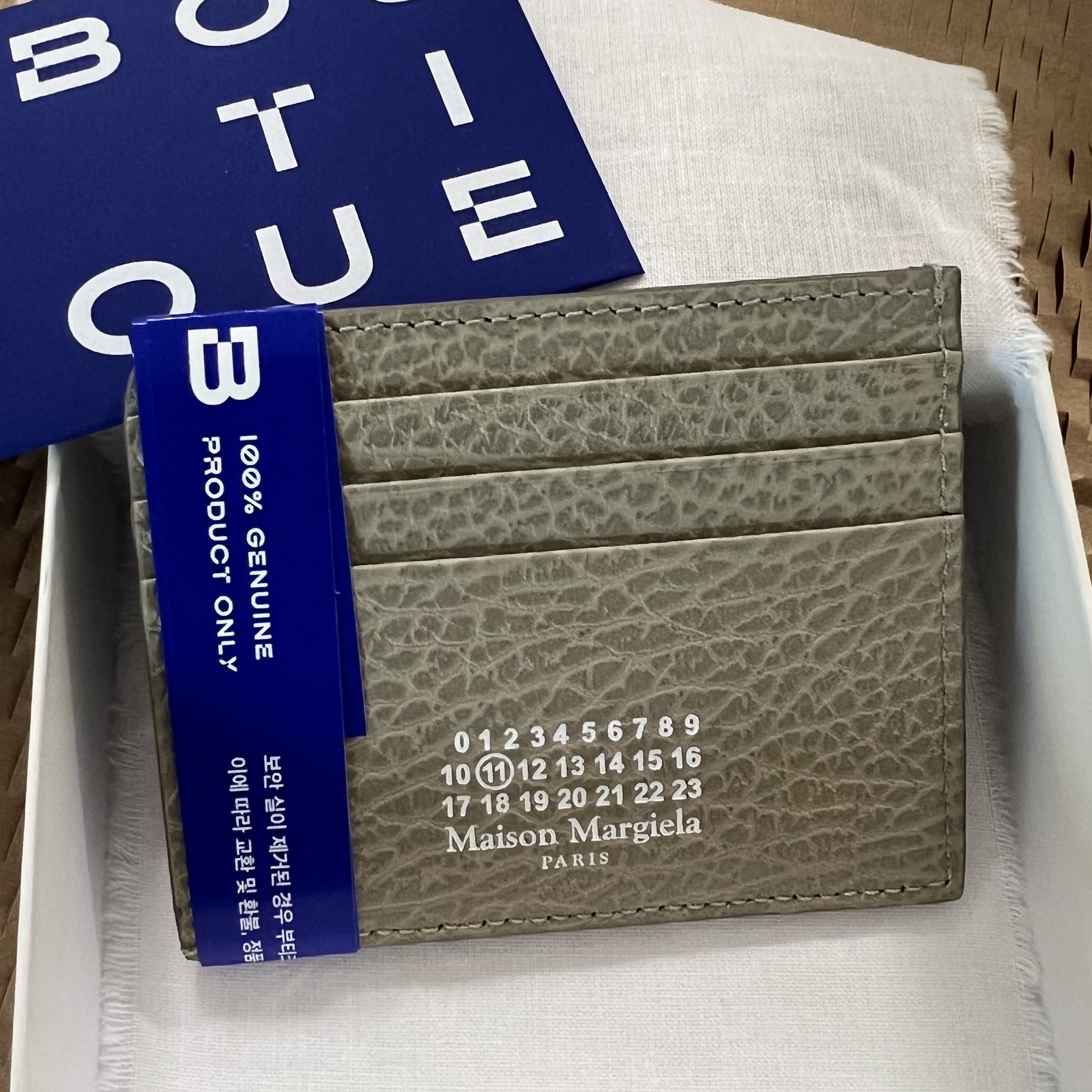 Maison Margiela Numbers Logo Grainy Leather Card Holder Bleach 착용 스타일