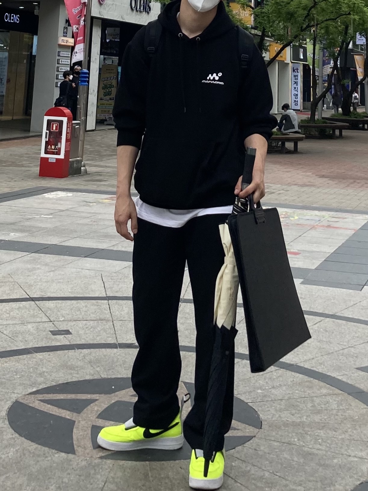 Nike Air Force 1 Utility Volt 착용 스타일 - 1
