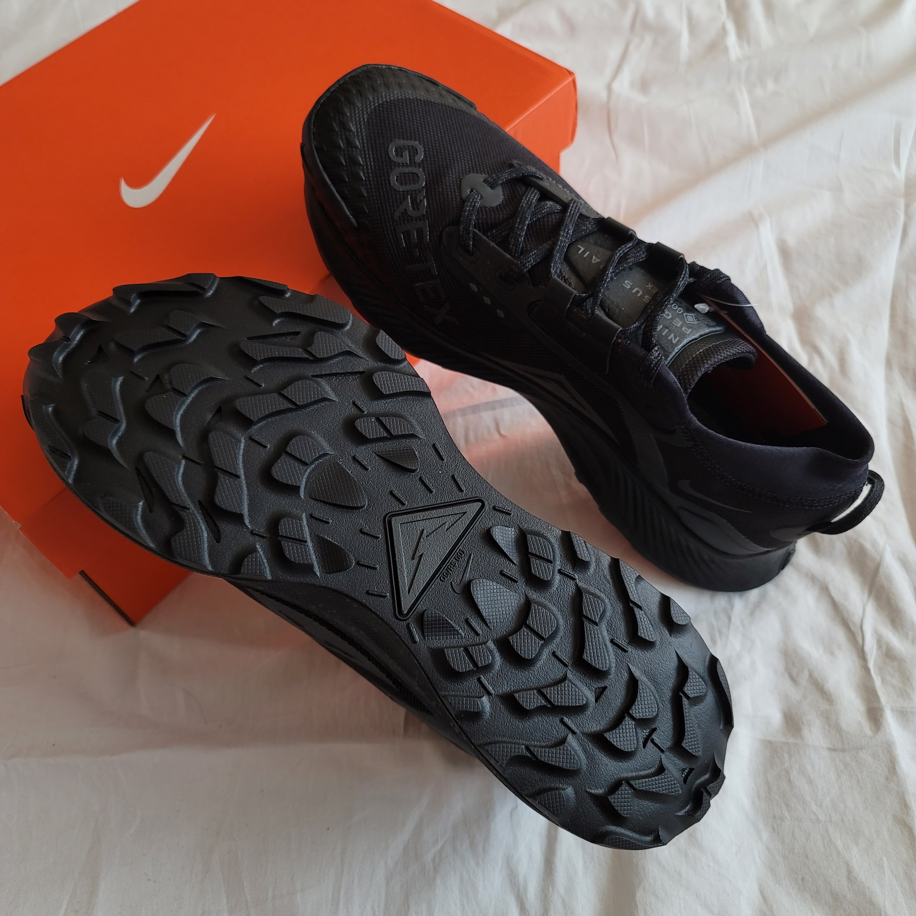 Nike Pegasus Trail 3 Gore-Tex Black Dark Smoke Grey, (W) Nike Pegasus Trail 3 Gore-Tex Black Dark Smoke Grey 착용 스타일 - 3