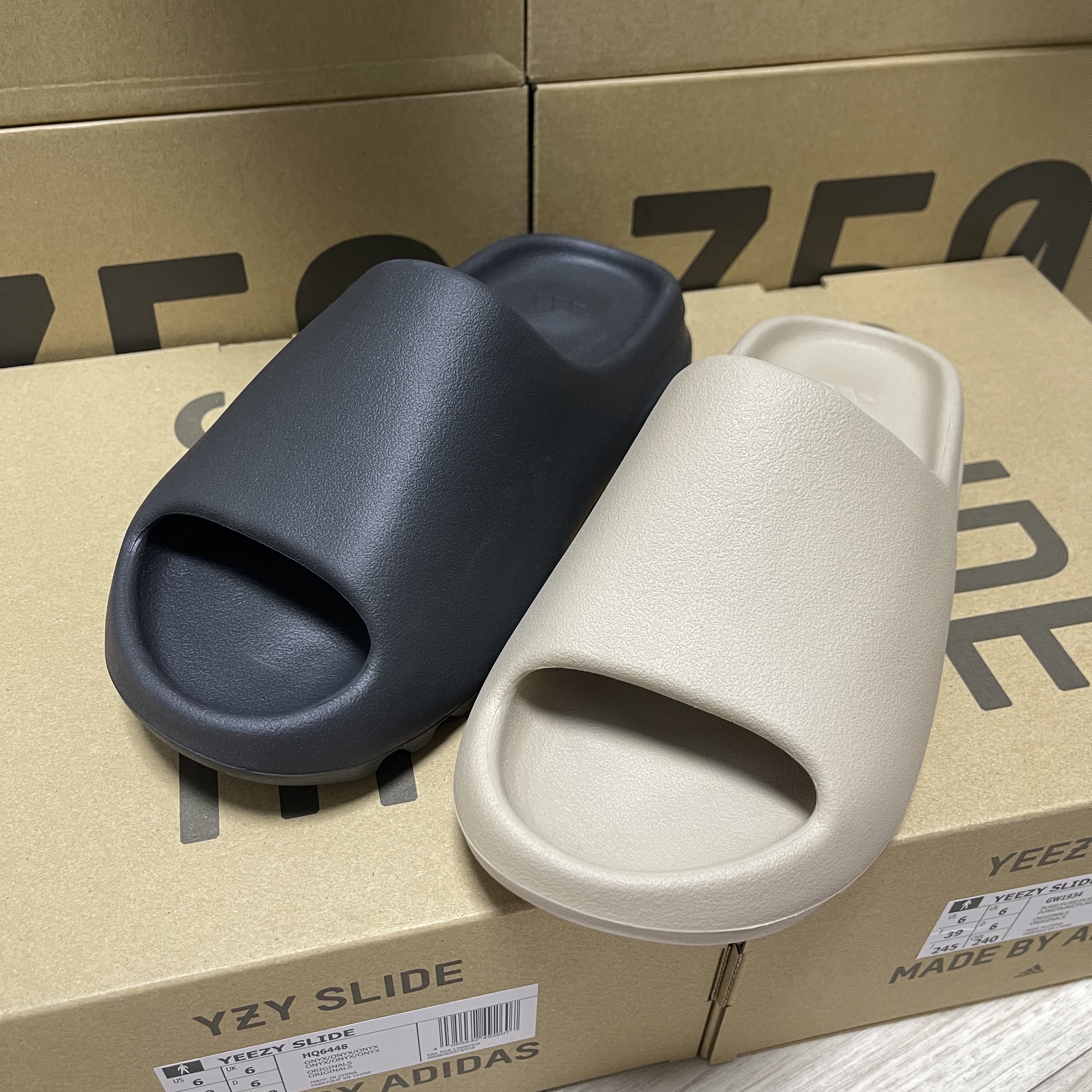 Adidas Yeezy Slide Onyx, Adidas Yeezy Slide Pure - Re-Release Ver. 착용 스타일 - 3