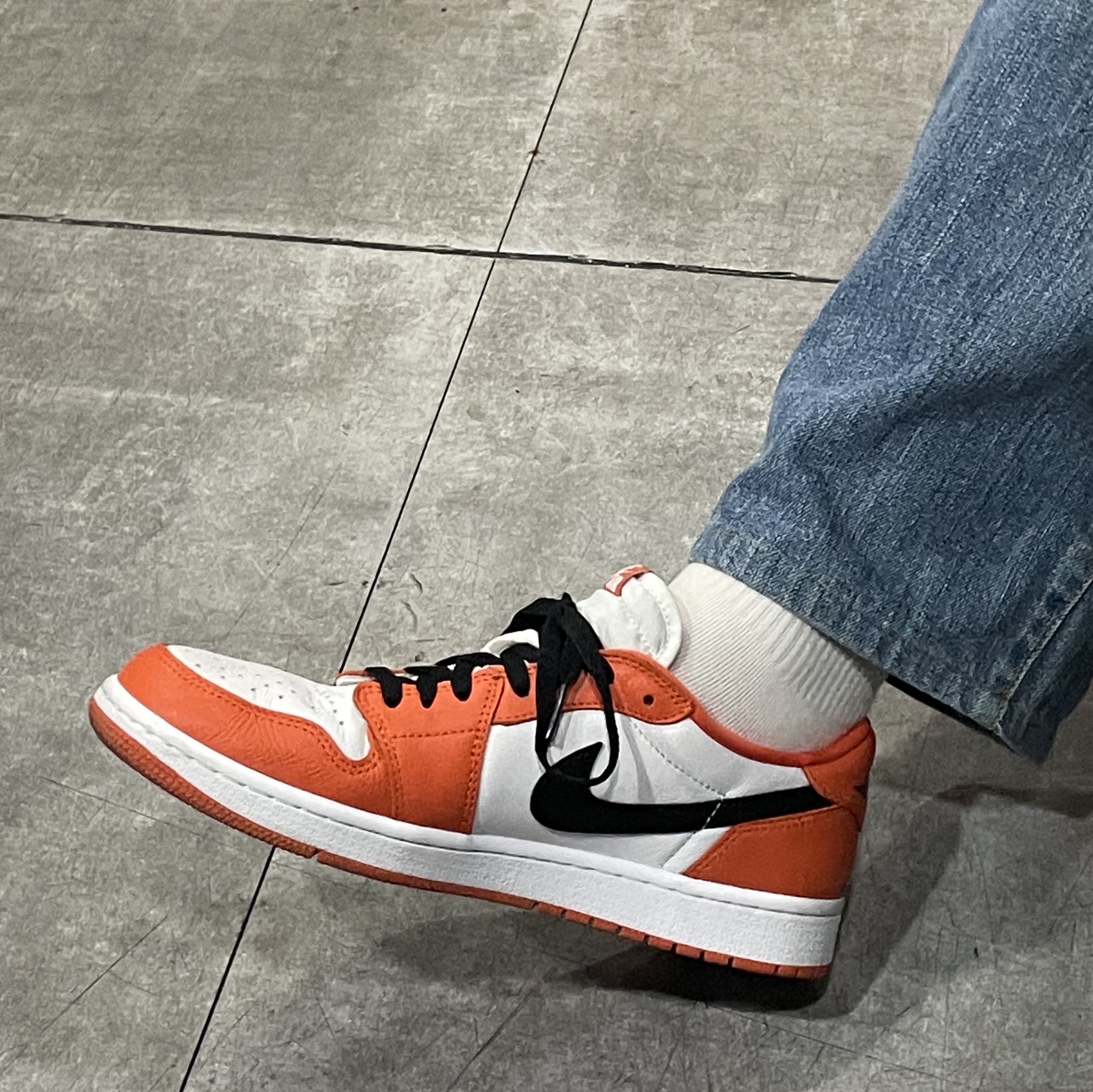 Jordan 1 Low OG Starfish 착용 스타일
