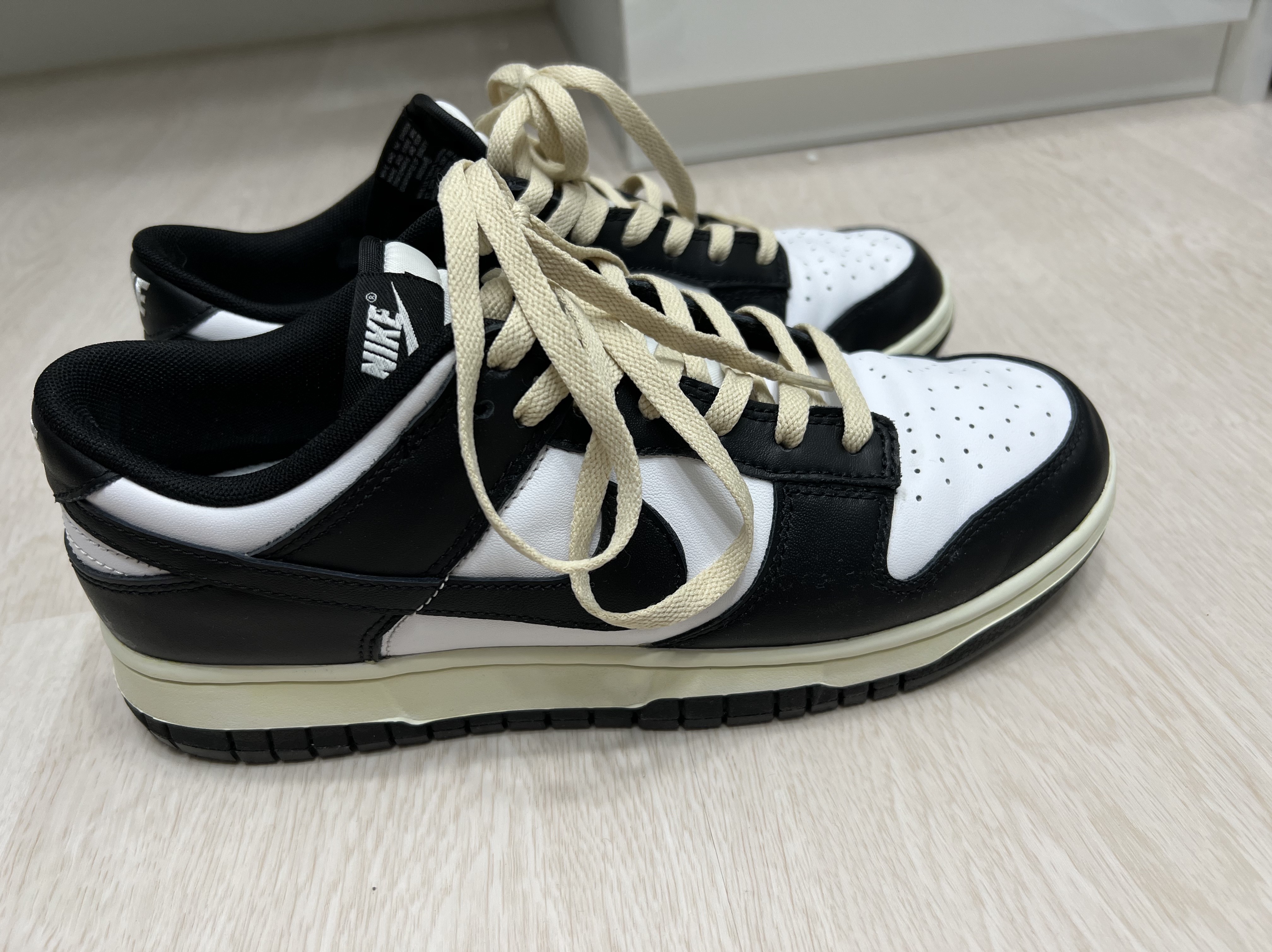 Nike Dunk Low Retro Black 착용 스타일 - 2