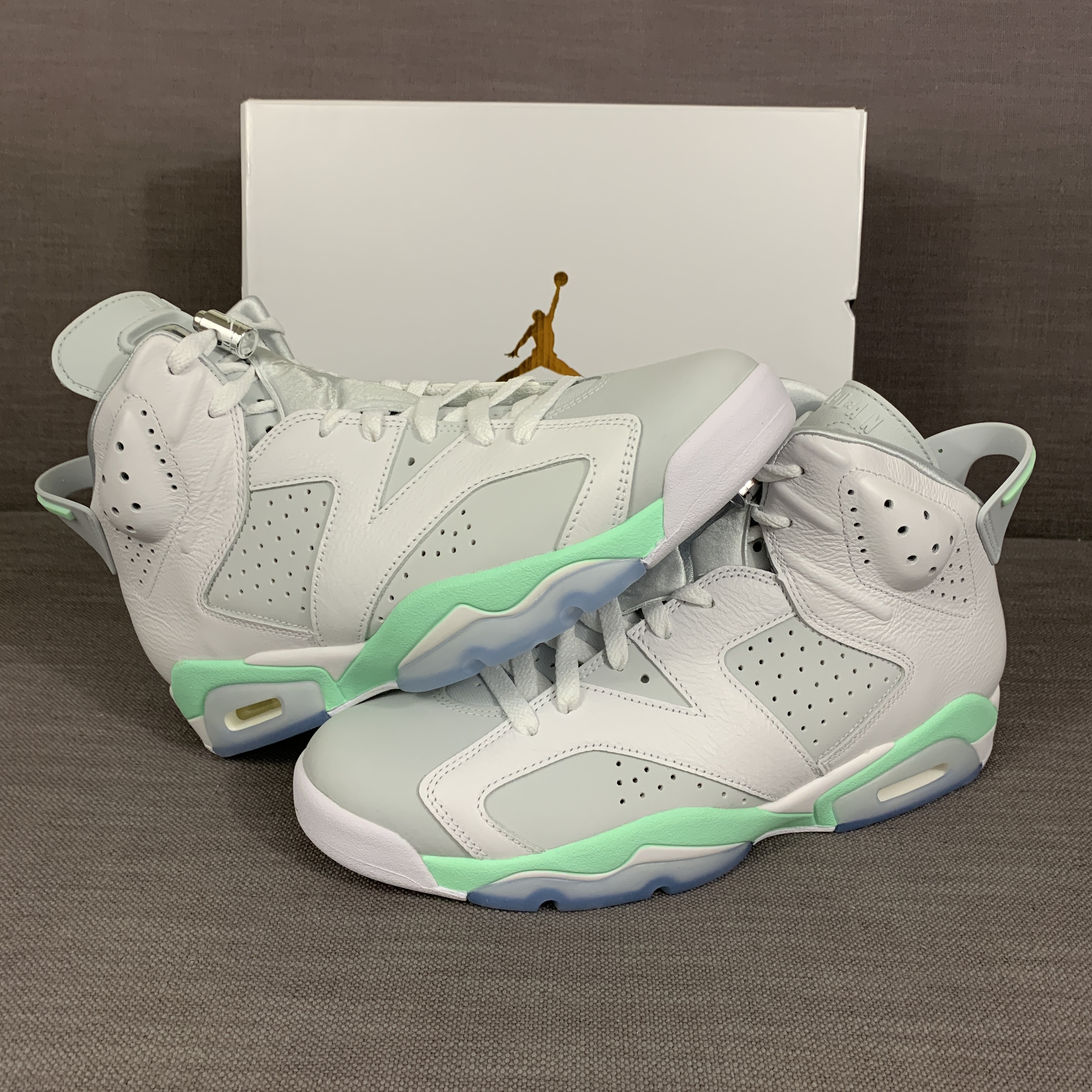 (W) Jordan 6 Retro Mint Foam 착용 스타일