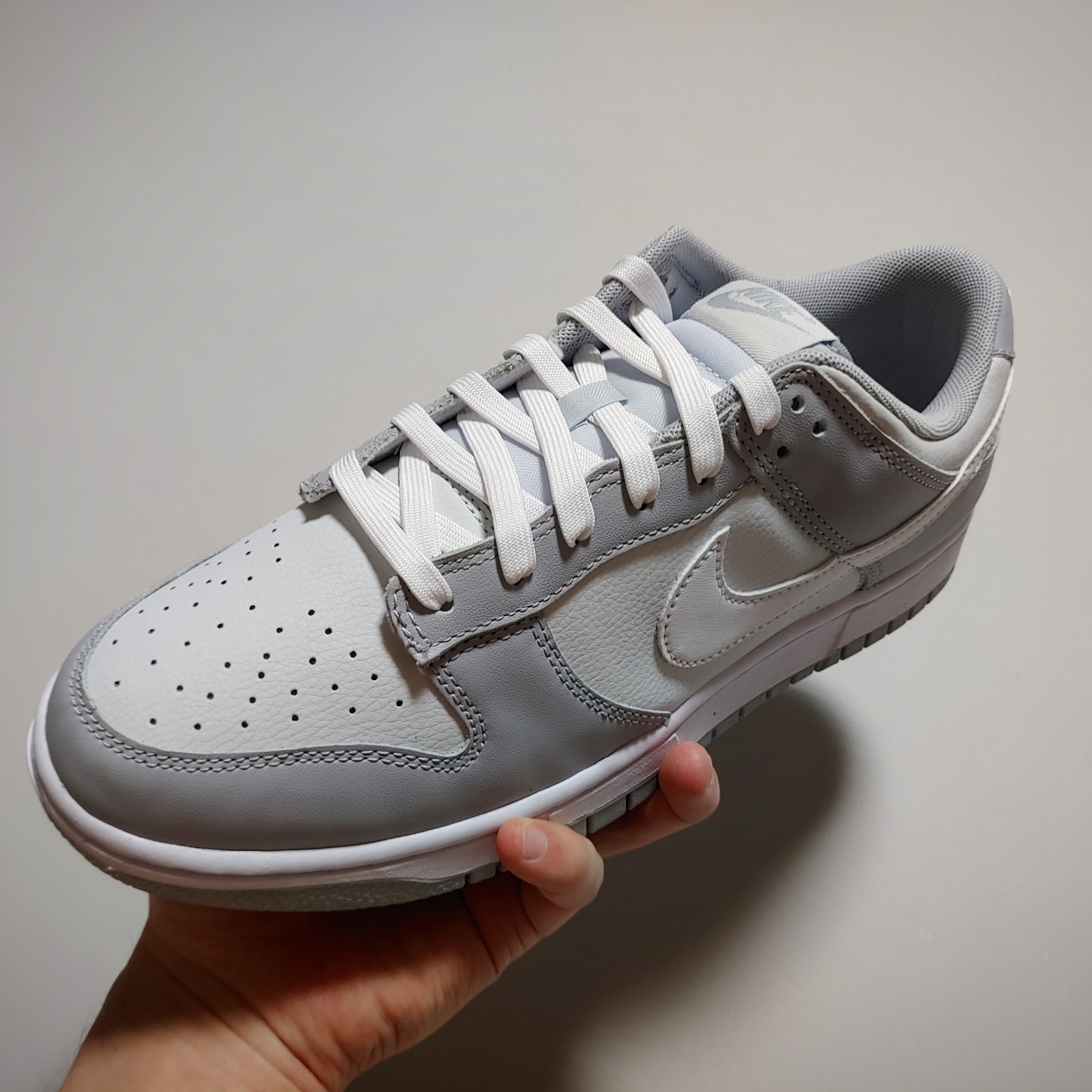 Nike Dunk Low Retro Wolf Grey, Nike Dunk Low Retro Grey Fog 착용 스타일 - 1