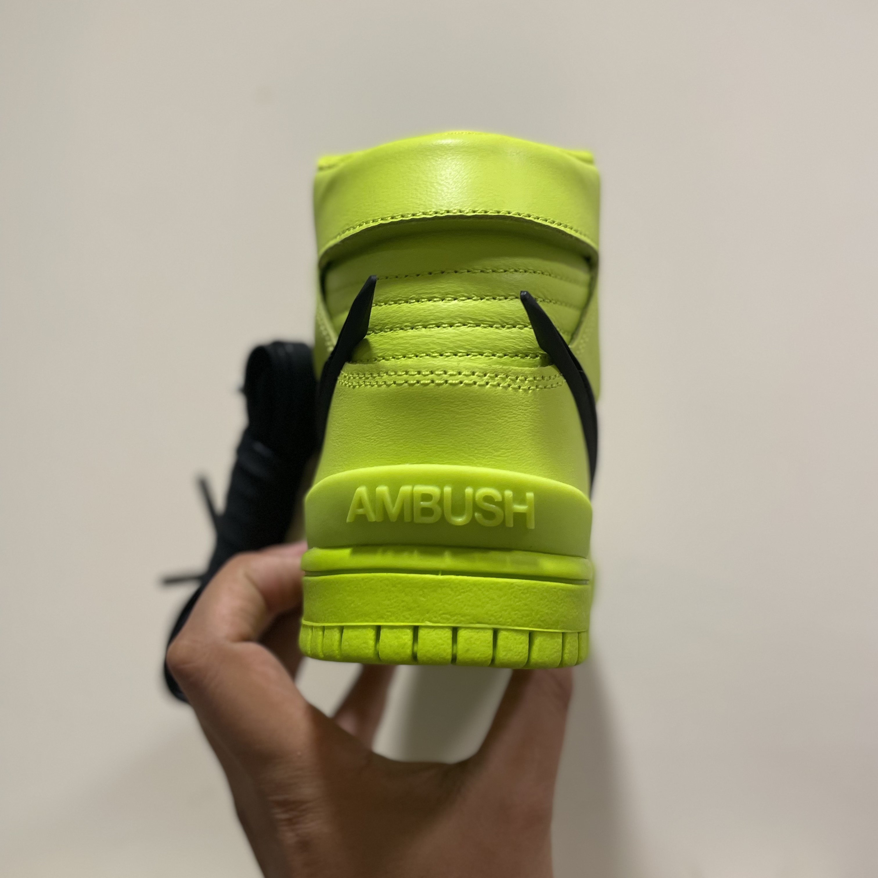 Nike x Ambush Dunk High Flash Lime 착용 스타일 - 2