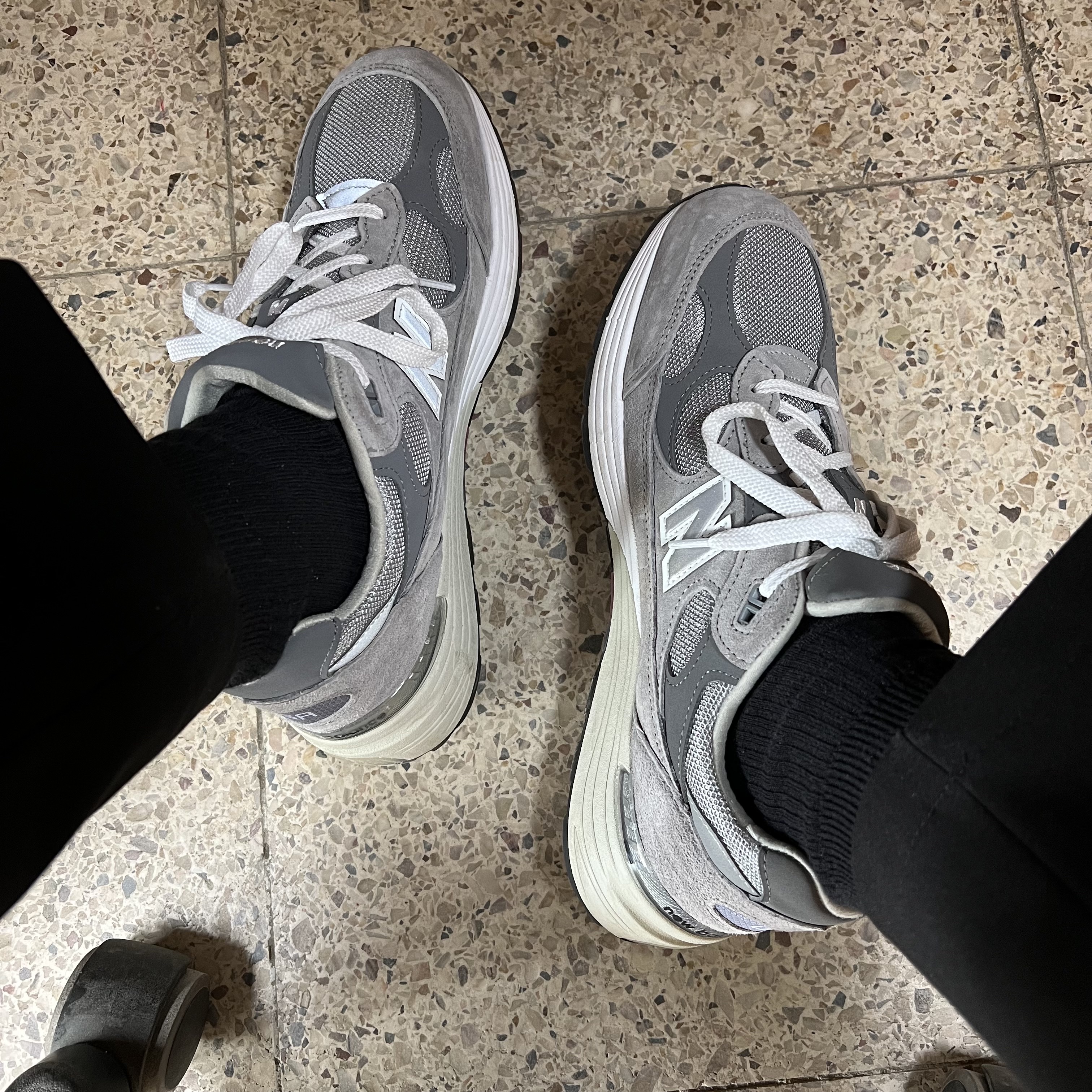 New Balance 992 Made in USA Grey - D Standard 착용 스타일 - 2