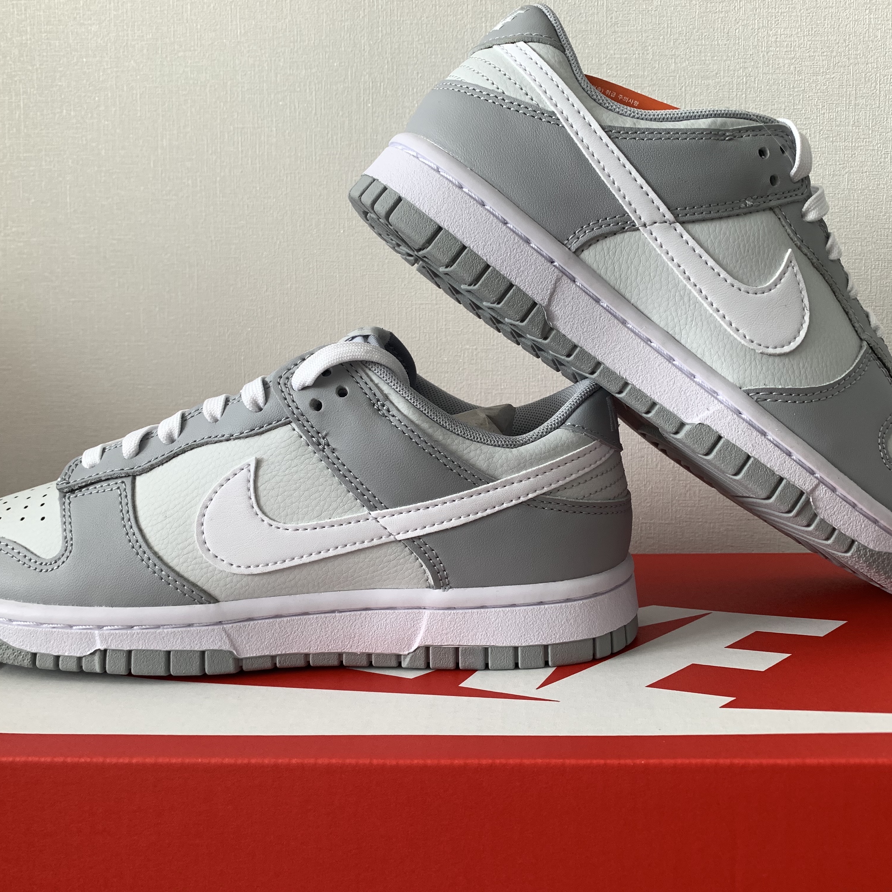 Nike Dunk Low Retro Wolf Grey 착용 스타일 - 4