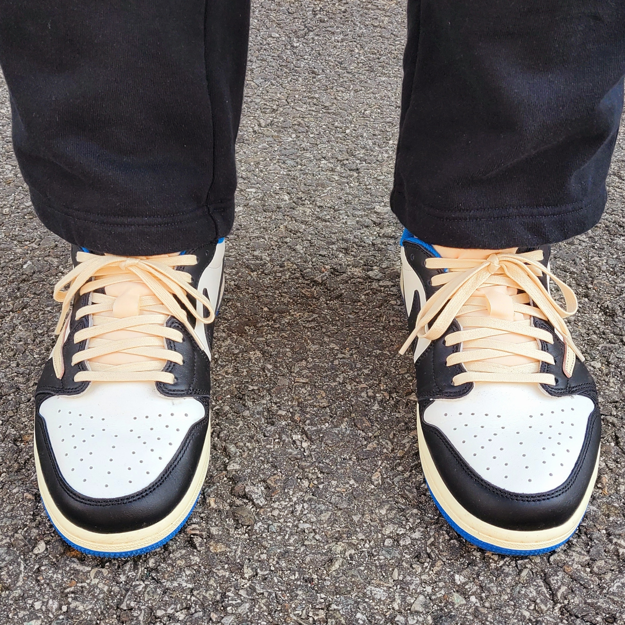 Jordan 1 x Travis Scott x Fragment Retro Low OG SP Military Blue 착용 스타일 - 5