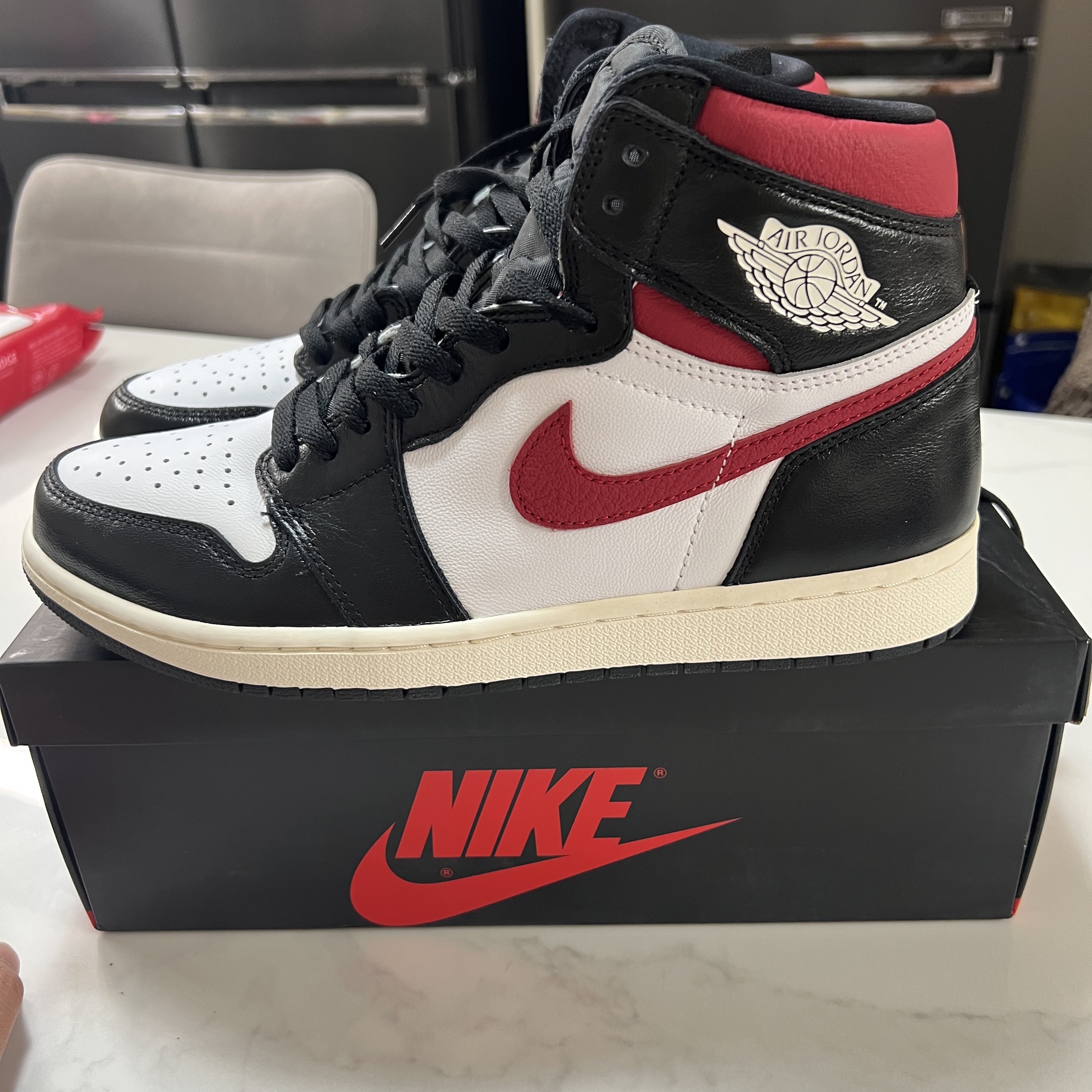 Jordan 1 Retro High OG Gym Red, Jordan 1 Retro High OG Court Purple 2020 착용 스타일 - 1