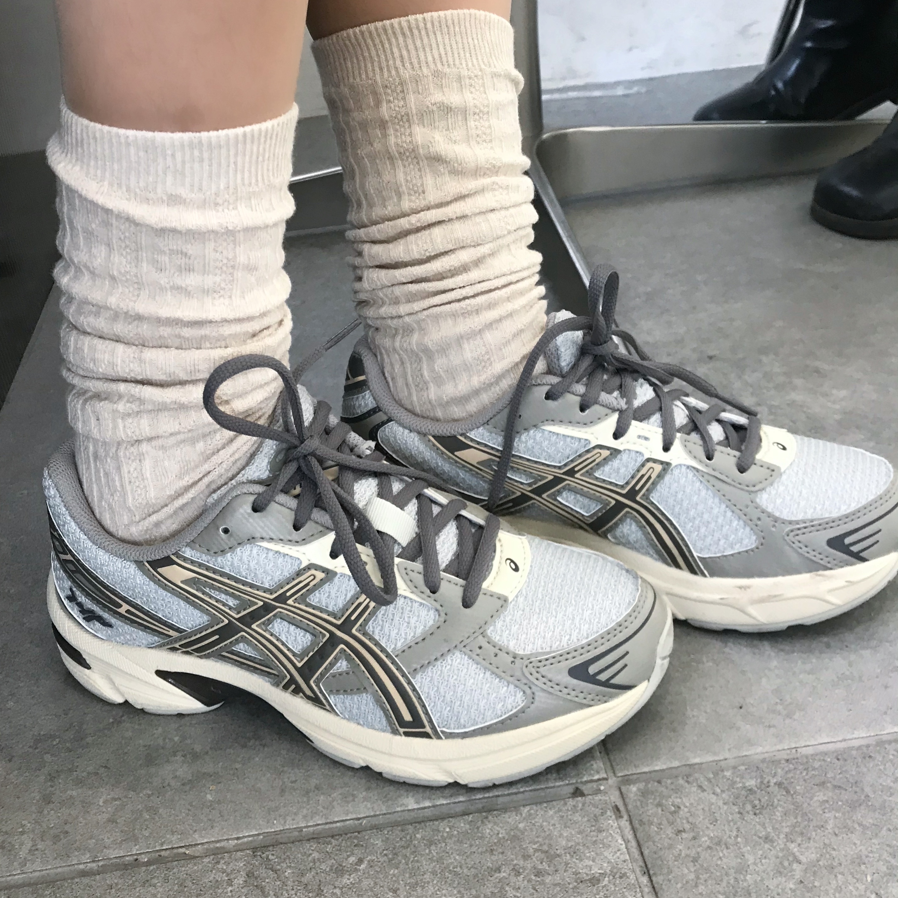 Asics x I4P Gel-1130 Glacier Grey Mink 착용 스타일