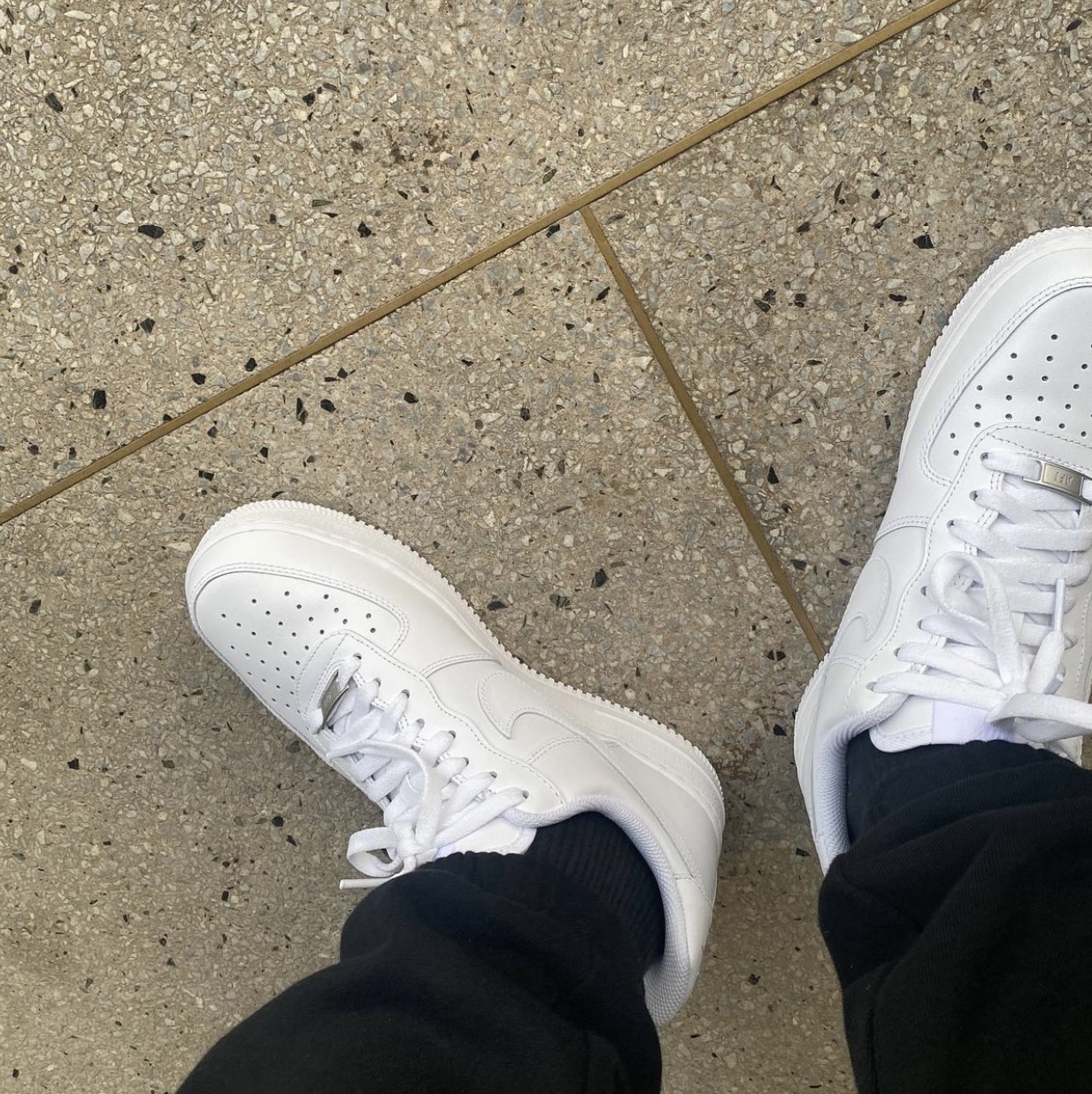 Nike Air Force 1 '07 Low White 착용 스타일