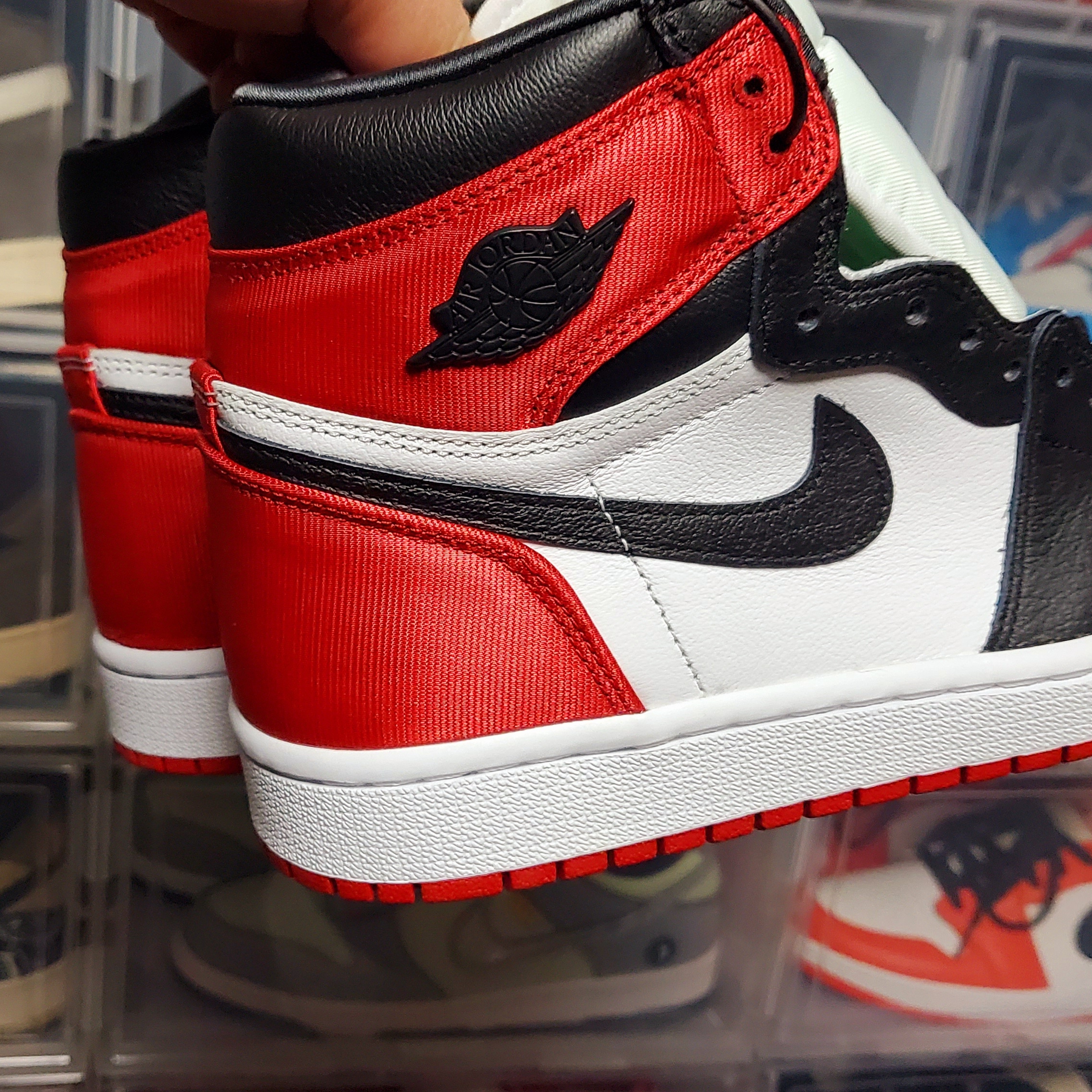 (W) Jordan 1 Retro High Satin Black Toe 착용 스타일 - 4