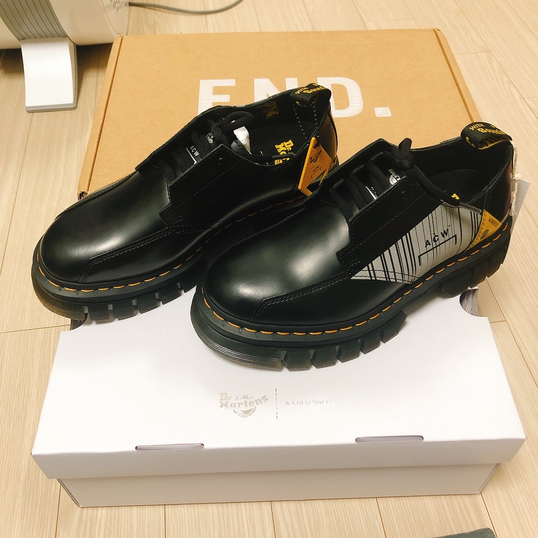 Dr. Martens x A-Cold-Wall 1461 Bex Neoteric Black 착용 스타일 - 1