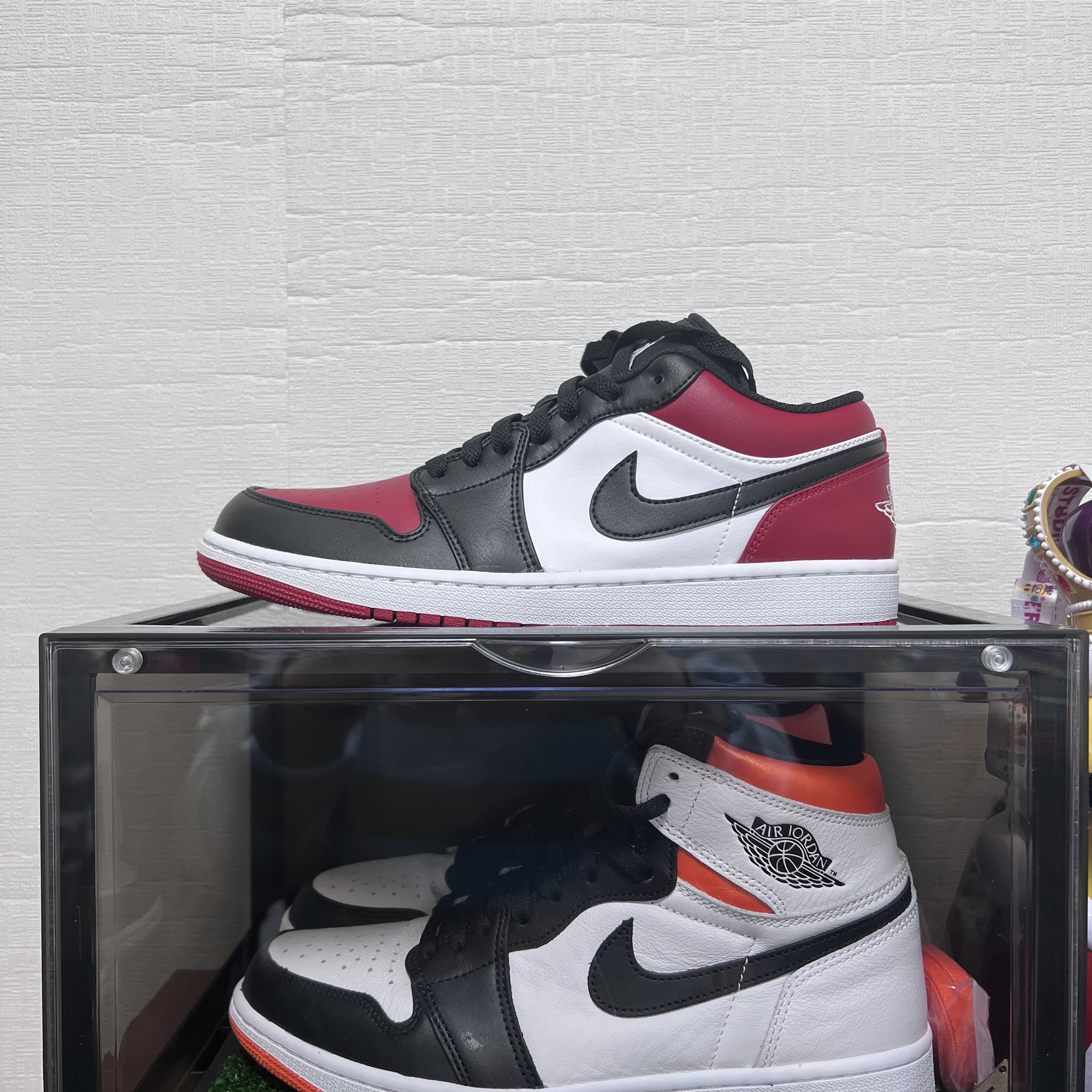 Jordan 1 Low Bred Toe, Jordan 1 Retro High OG Electro Orange 착용 스타일 - 1