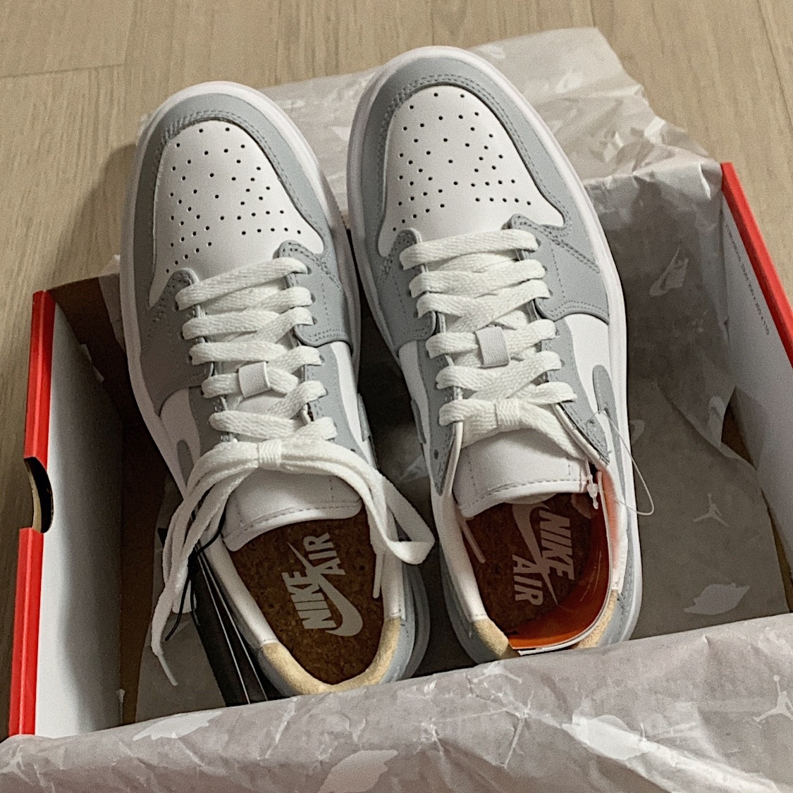 (W) Jordan 1 Elevate Low White and Wolf Grey 착용 스타일