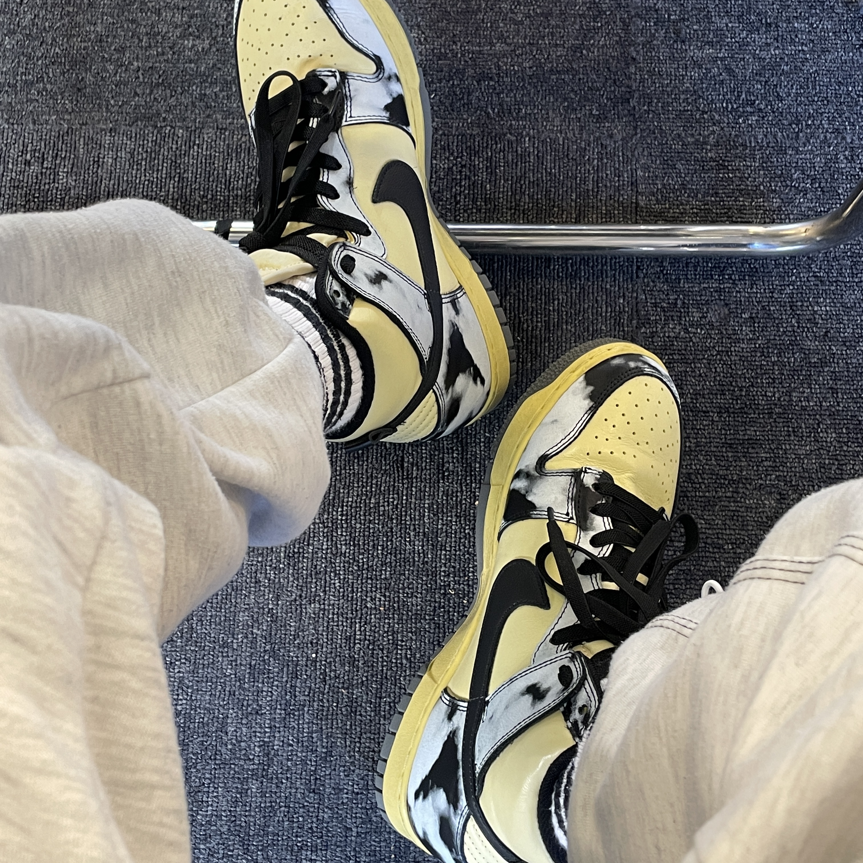 Nike Dunk High 1985 SP Black Acid Wash 착용 스타일