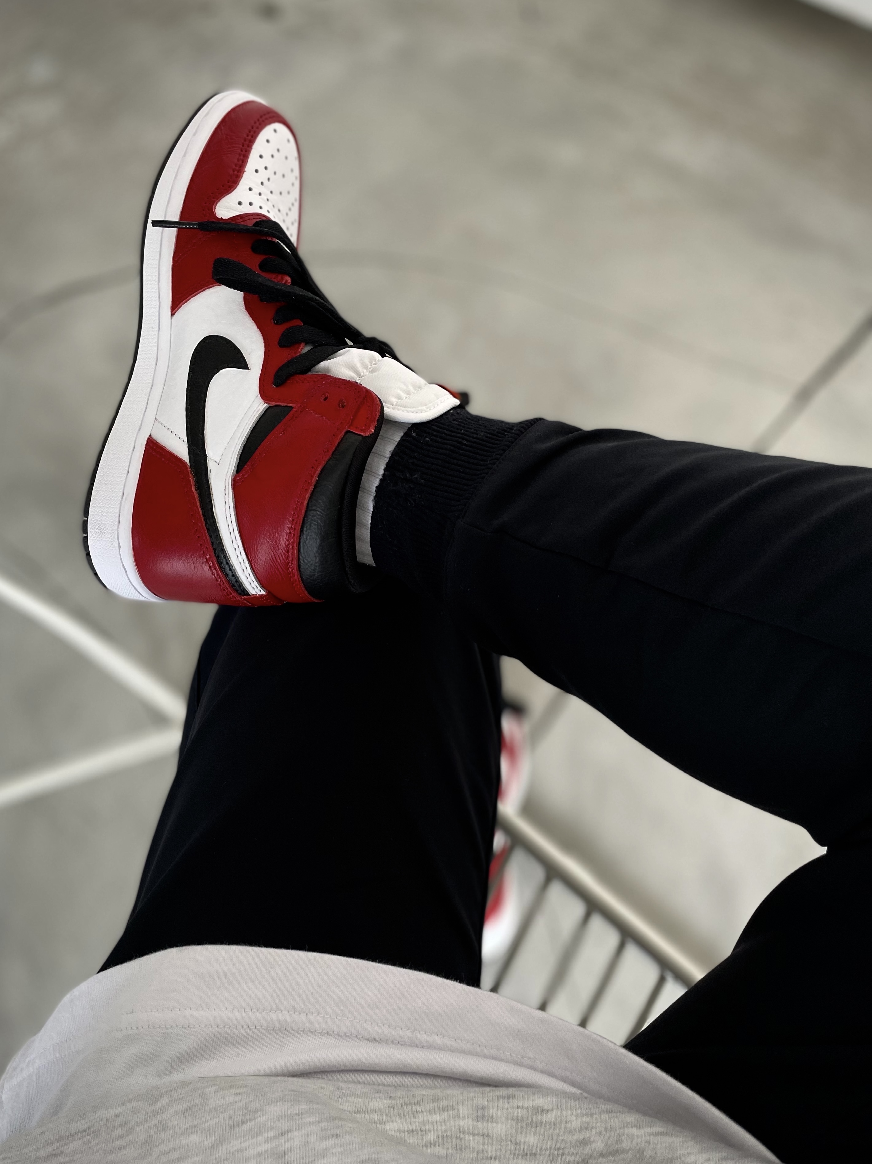 Jordan 1 Retro High OG Light Fusion Red 착용 스타일