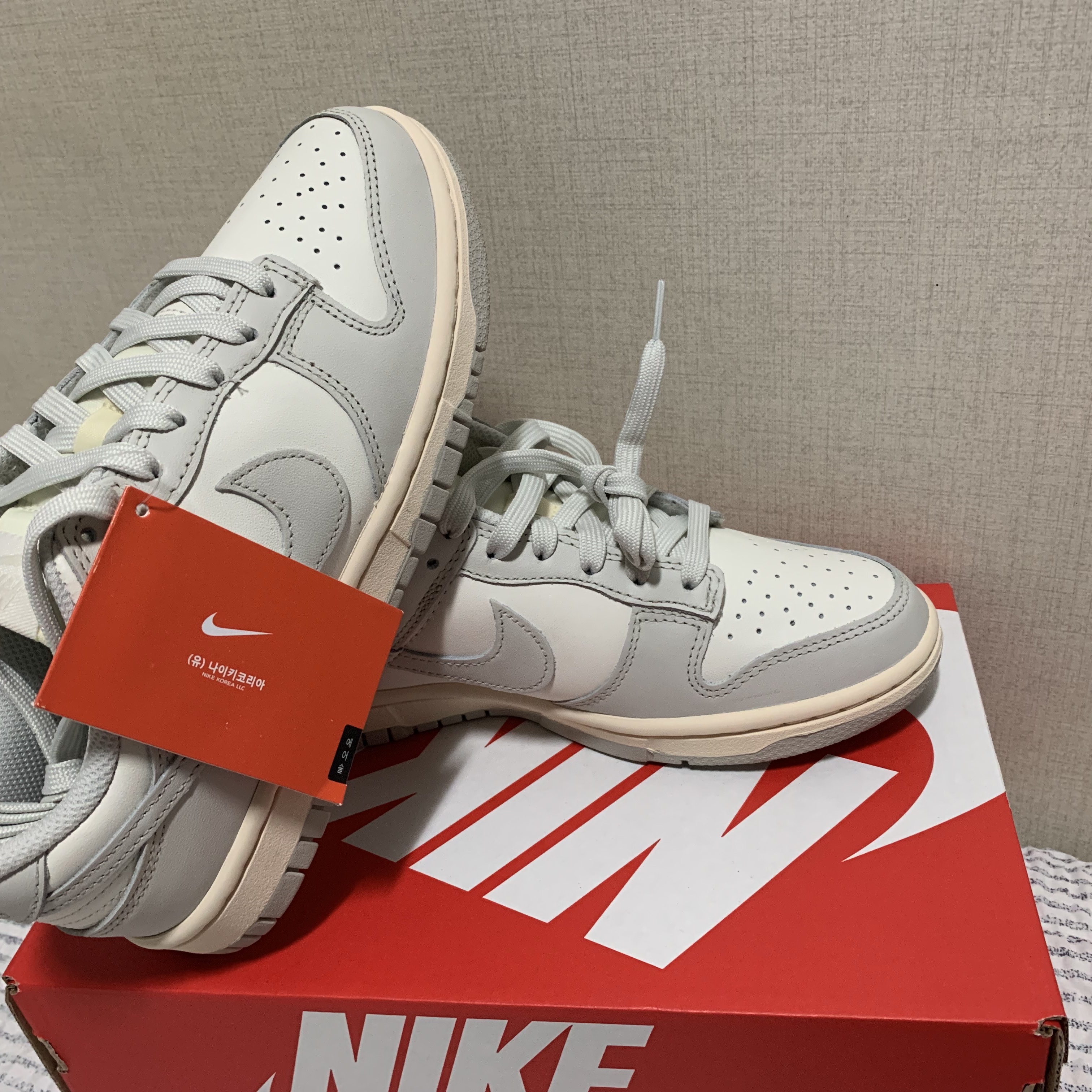 (W) Nike Dunk Low Light Bone 착용 스타일 - 4