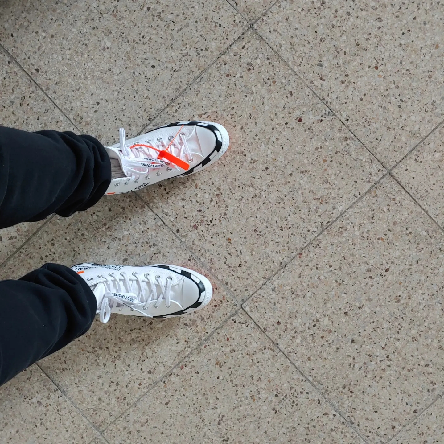 Converse x Off-White Chuck 70 High V2 2021 착용 스타일