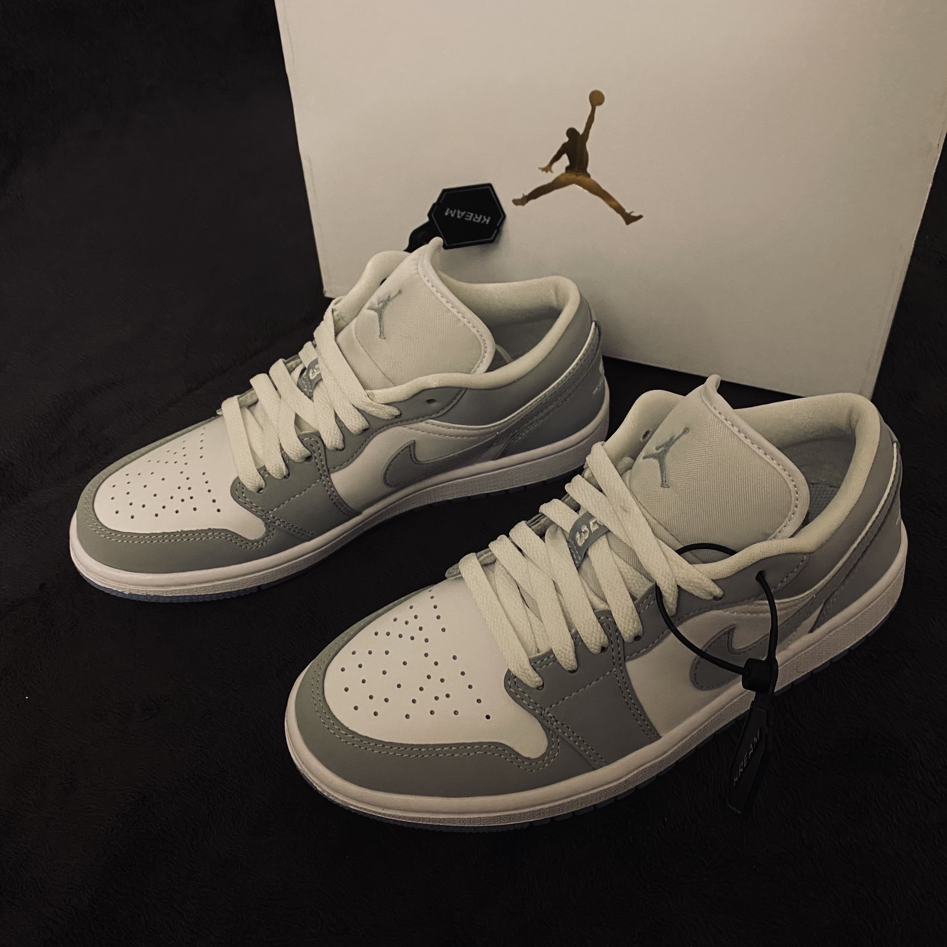 (W) Jordan 1 Low White Wolf Grey 착용 스타일