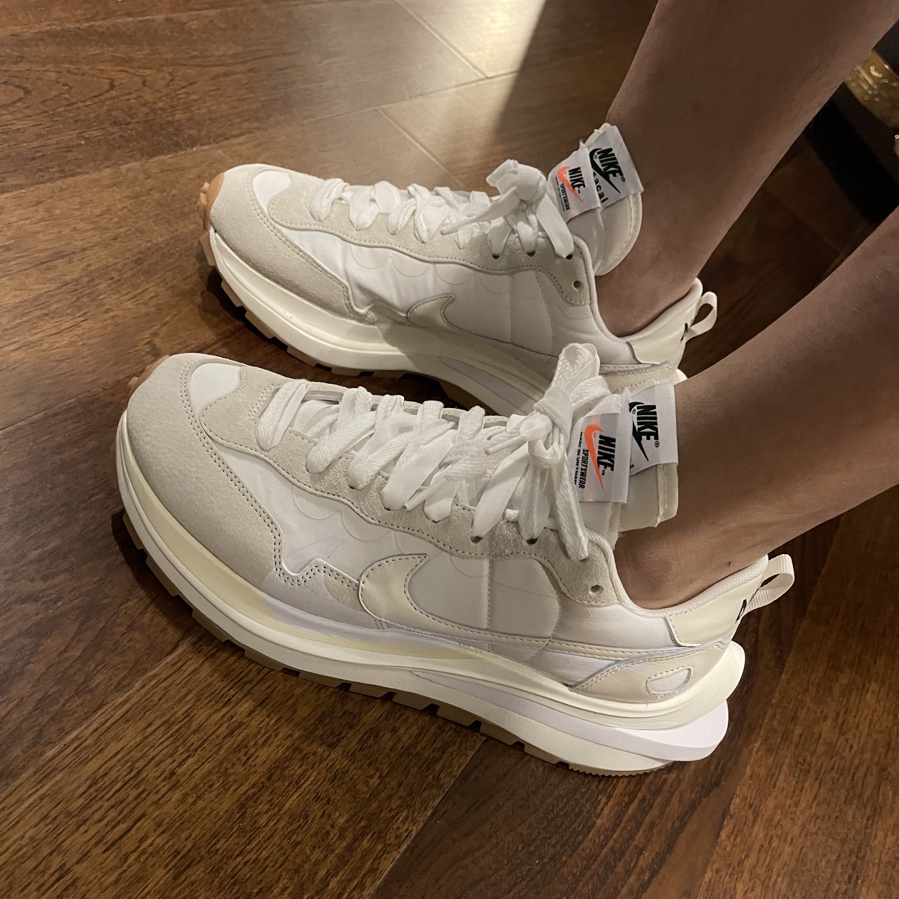 Nike x Sacai VaporWaffle White and Gum, Nike x Sacai VaporWaffle Black and Gum 착용 스타일