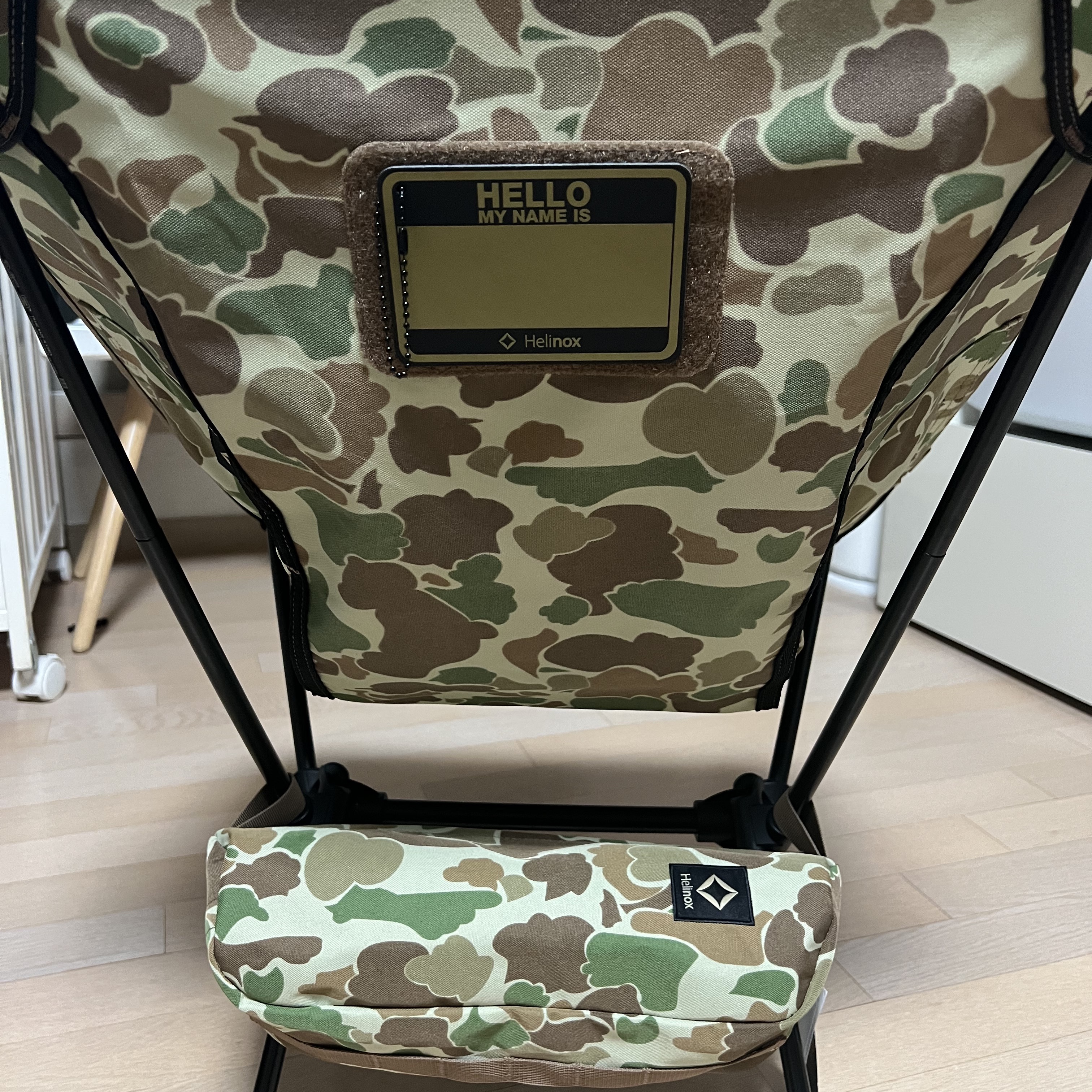 Helinox Tactical Chair Duck Camo, Helinox Tactical Field Cover Chair One Duck Camo Orange (Without Frame) 착용 스타일 - 2