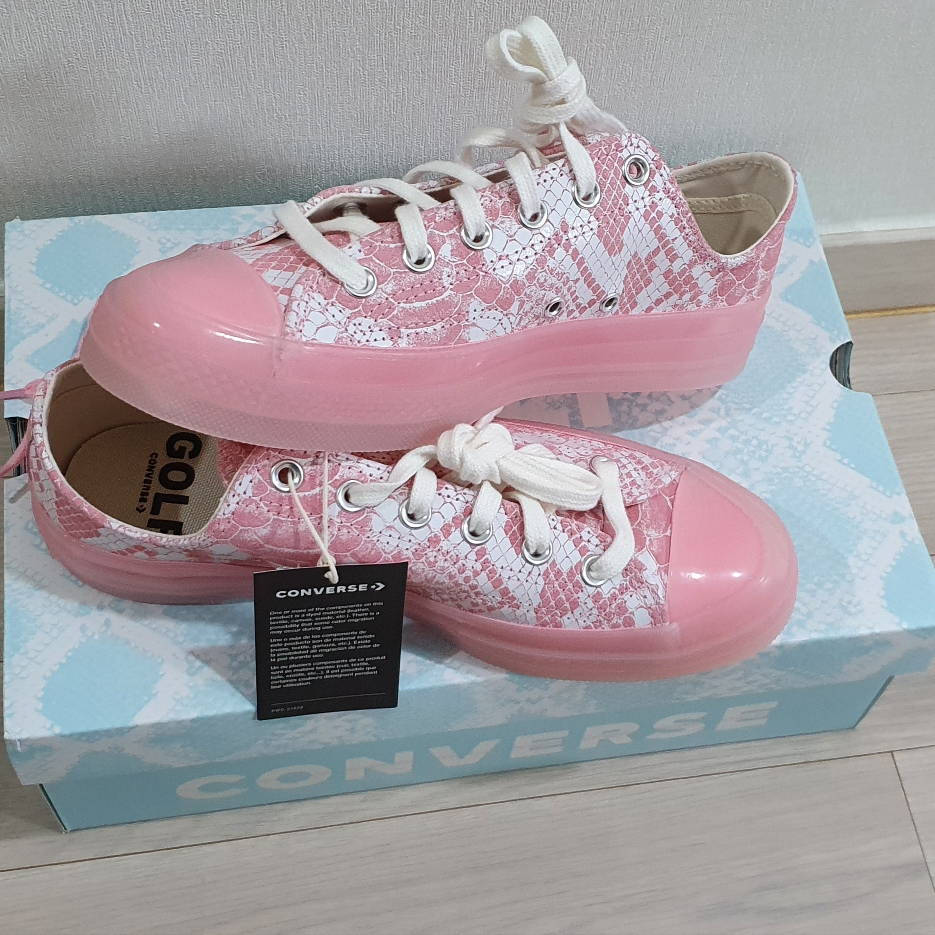 Converse x Golf Wang Chuck 70 Ox Snake Pink Dogwood 착용 스타일 - 1