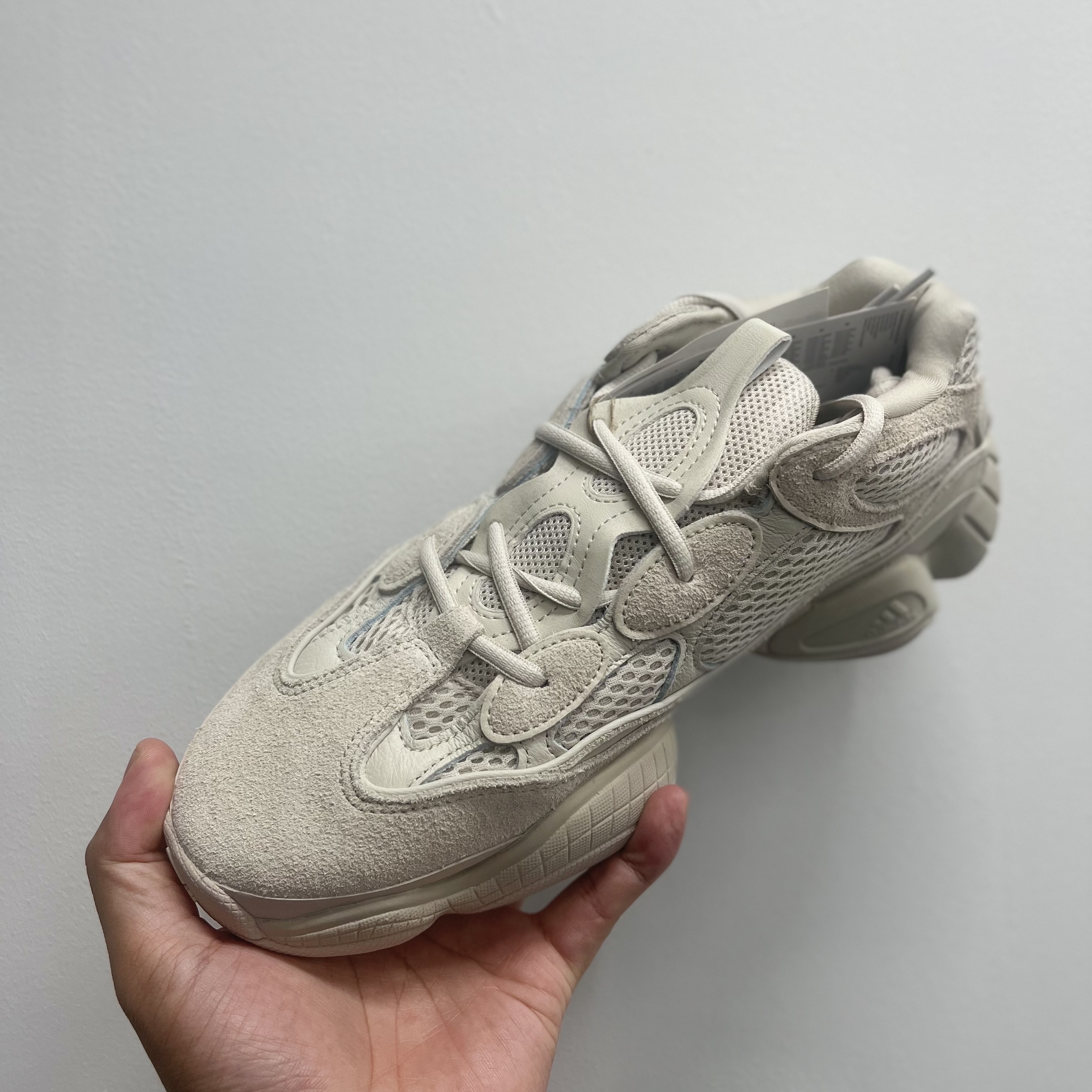 Adidas Yeezy 500 Blush 2022 착용 스타일 - 3