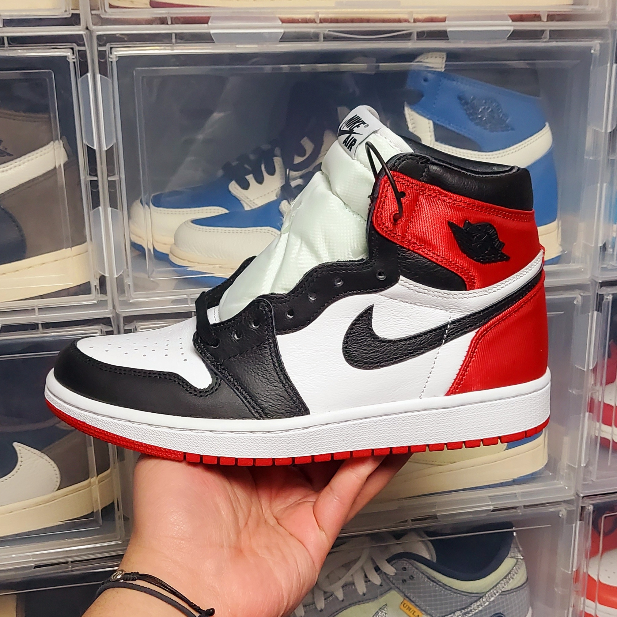 (W) Jordan 1 Retro High Satin Black Toe 착용 스타일 - 2