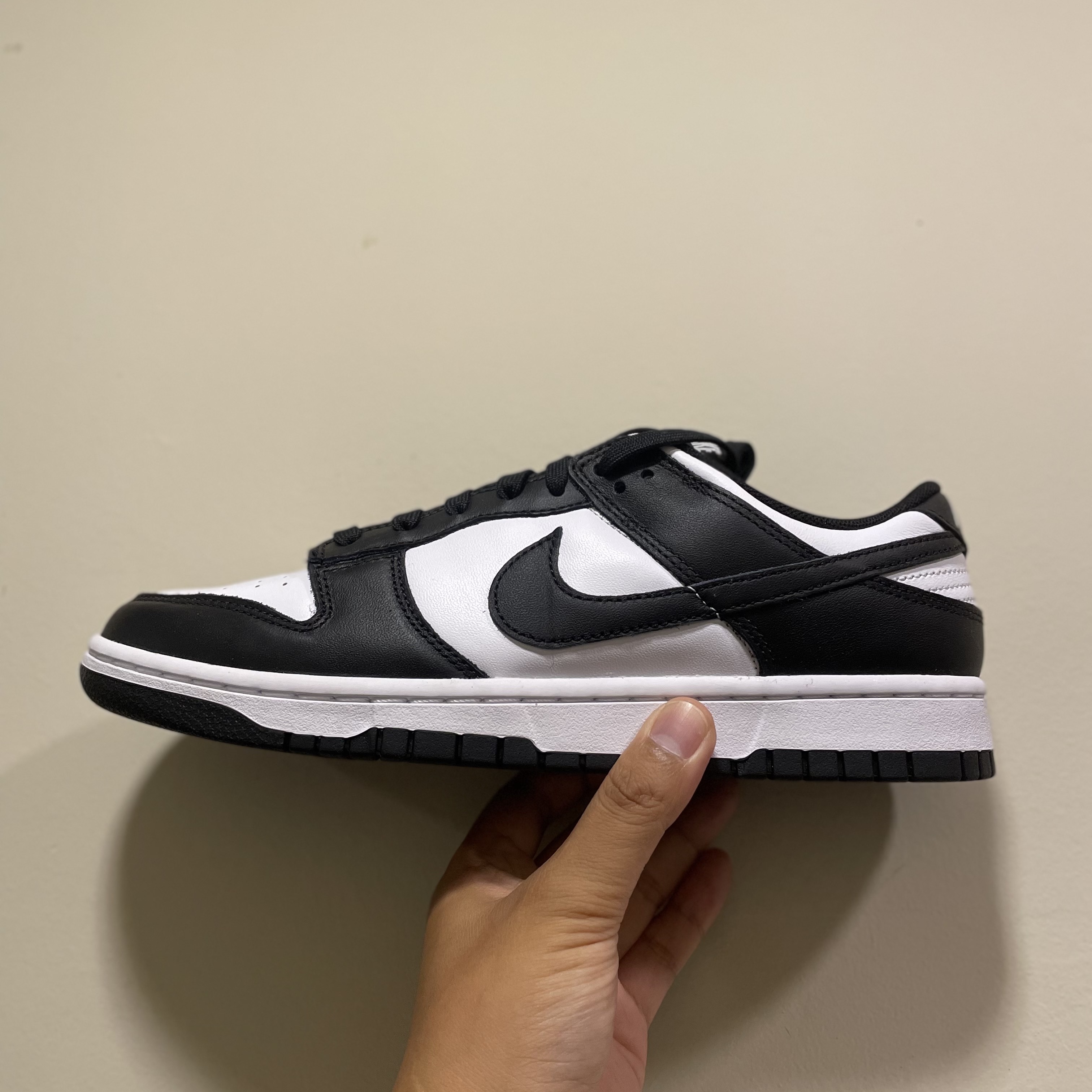Nike Dunk Low Retro Black 착용 스타일 - 1