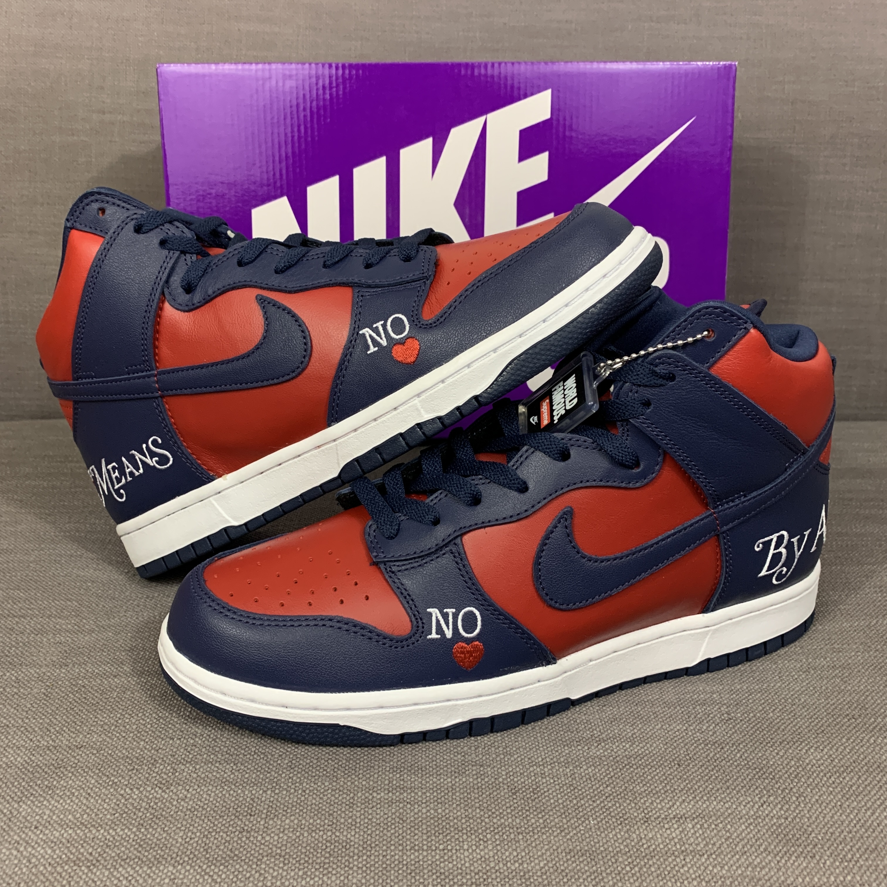 Nike x Supreme SB Dunk High OG QS By Any Means Varsity Red Midnight Navy 착용 스타일 - 2