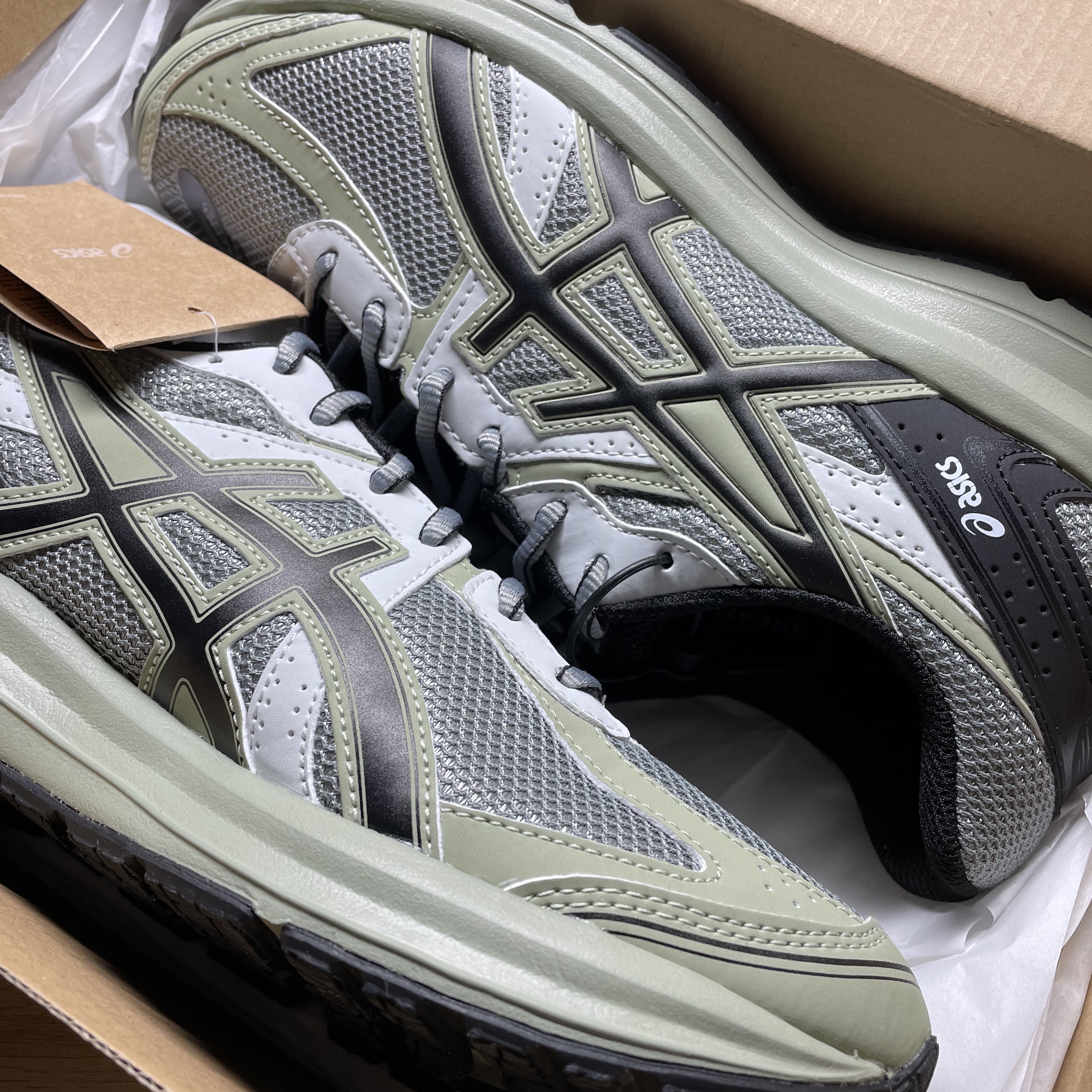 Asics Jog 100 S Sheet Rock - 2E Wide 착용 스타일 - 1