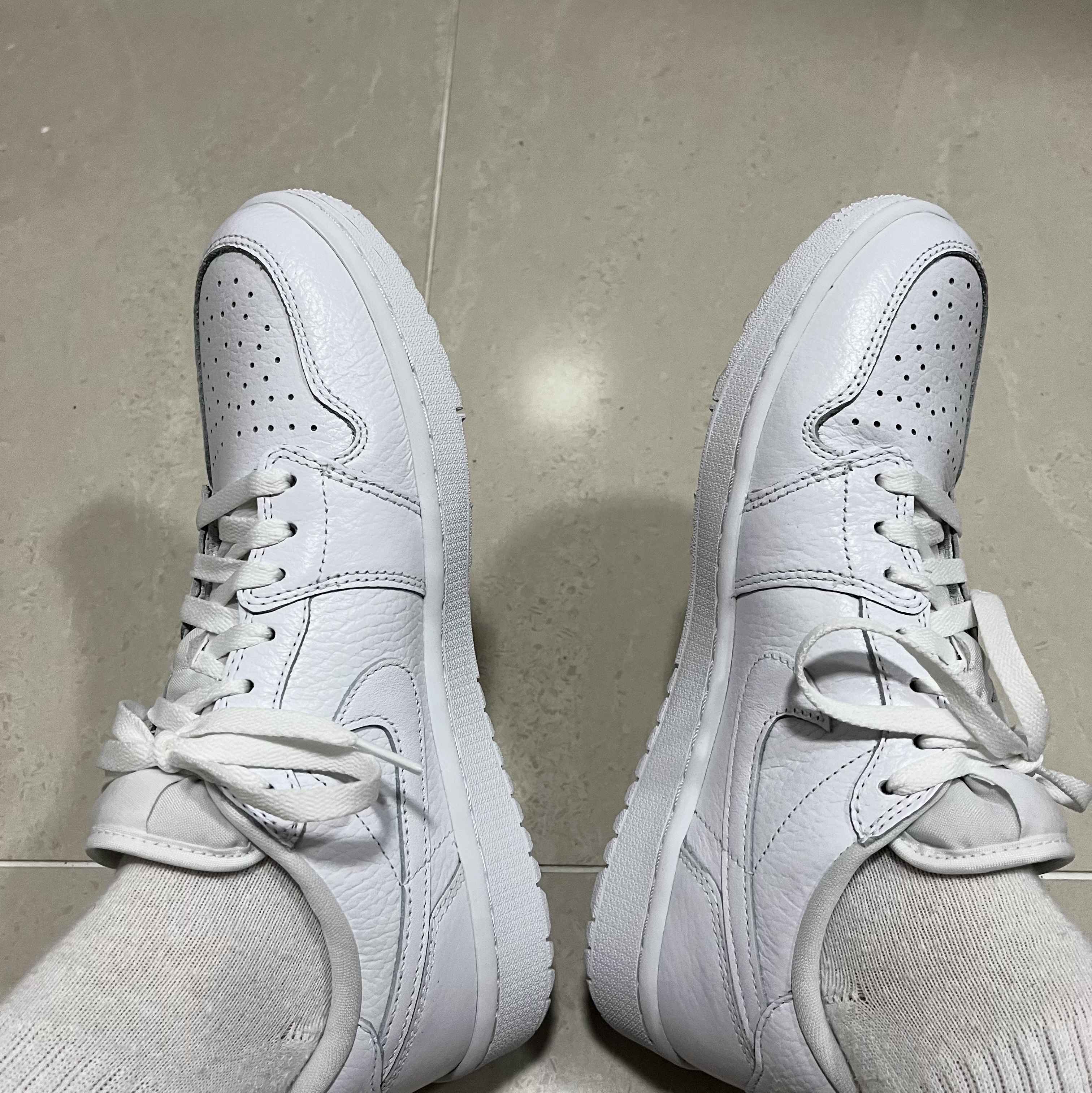 Jordan 1 Low Golf Triple White 착용 스타일