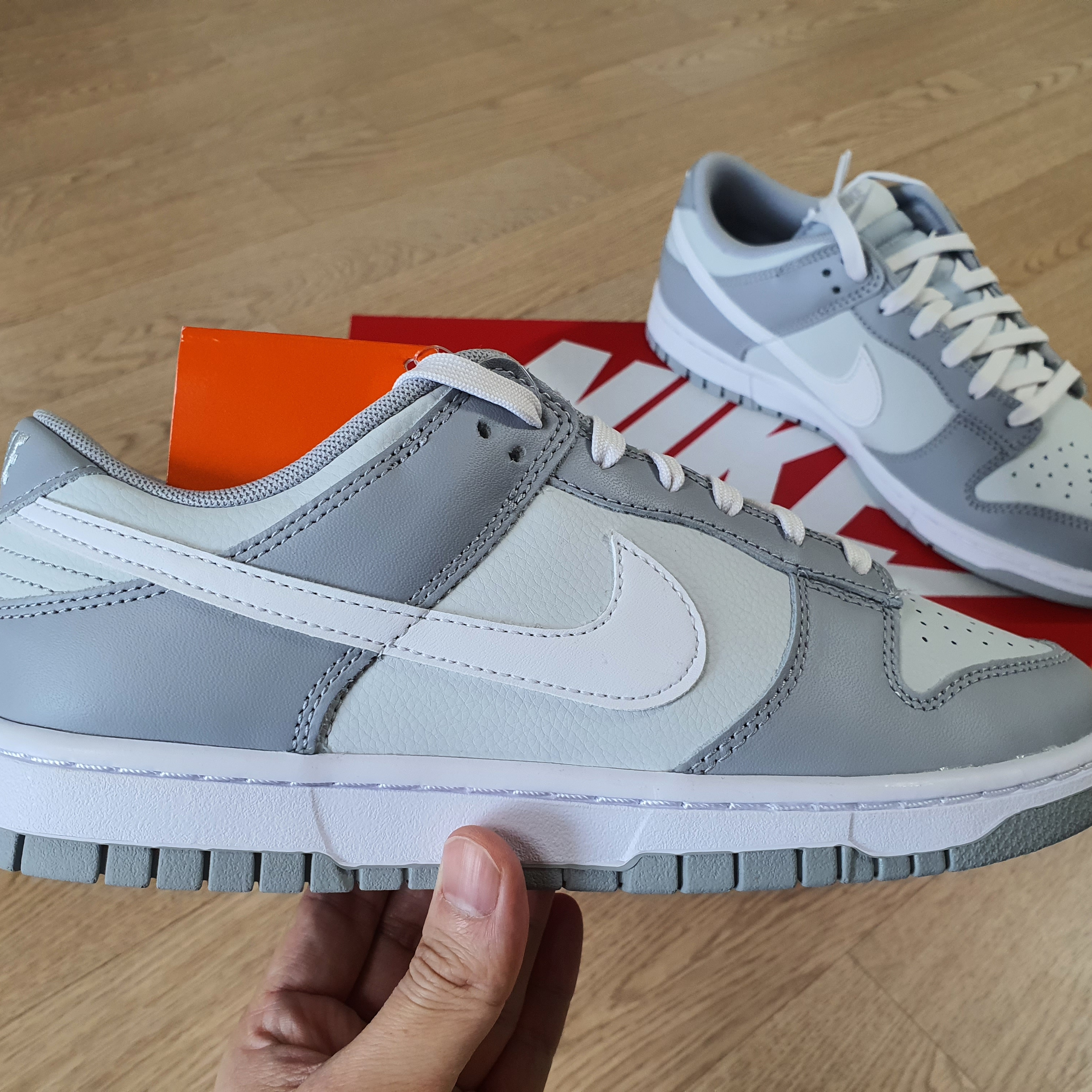 Nike Dunk Low Retro Wolf Grey 착용 스타일 - 4