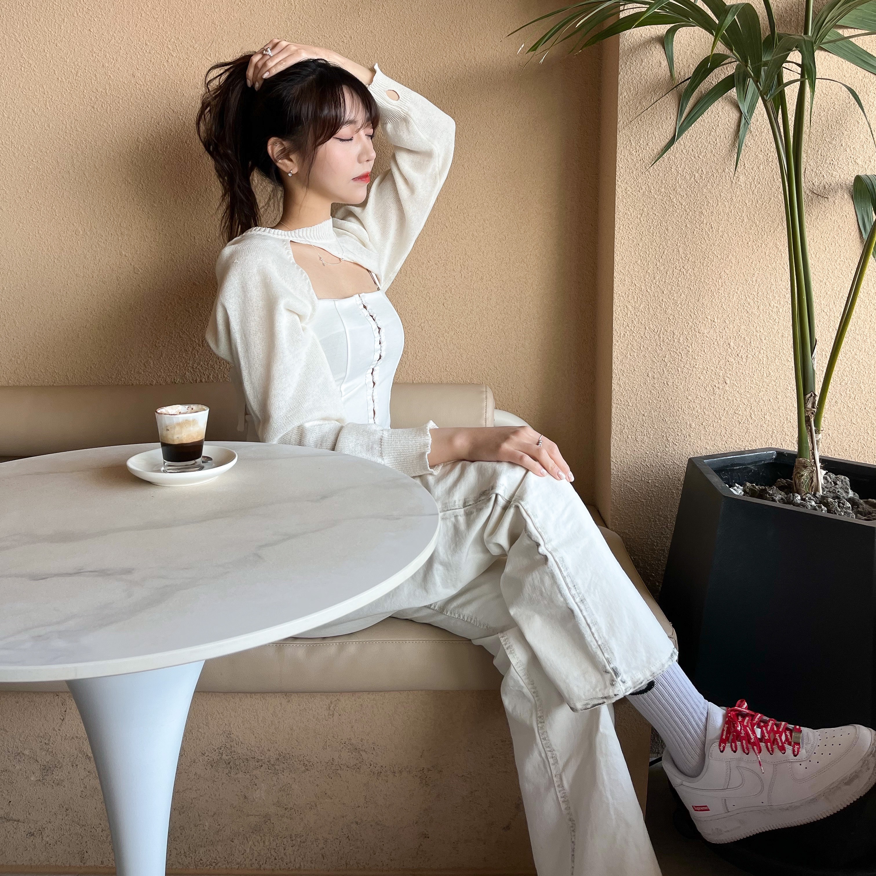 Nike x Supreme Air Force 1 Low White 착용 스타일 - 1